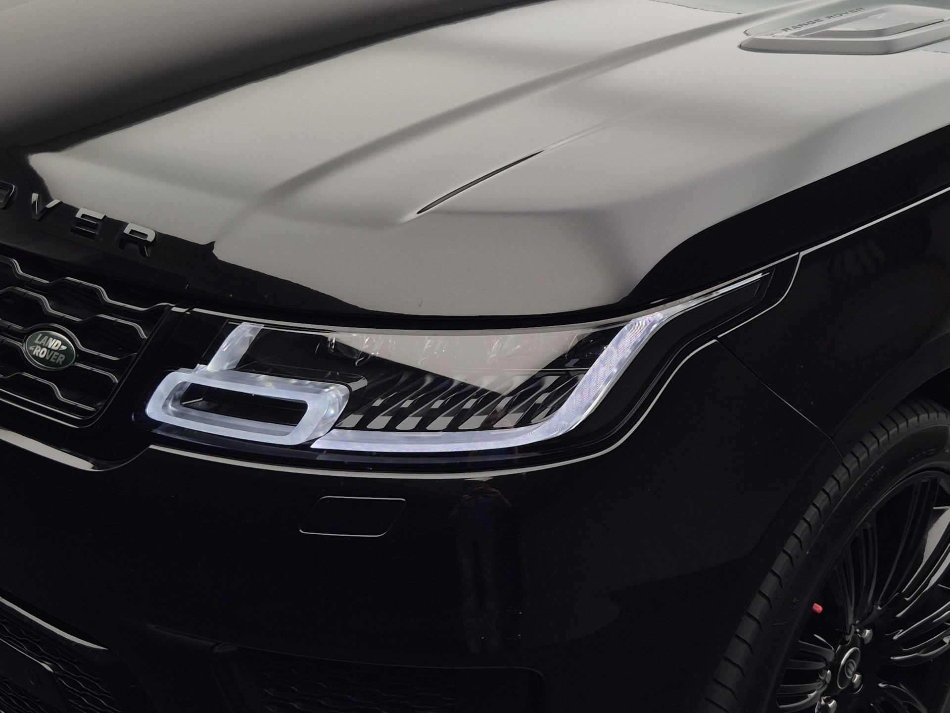 LAND ROVER Range Rover Sport 5.0 V8 SC HSE Dynamic Stealth-image-18