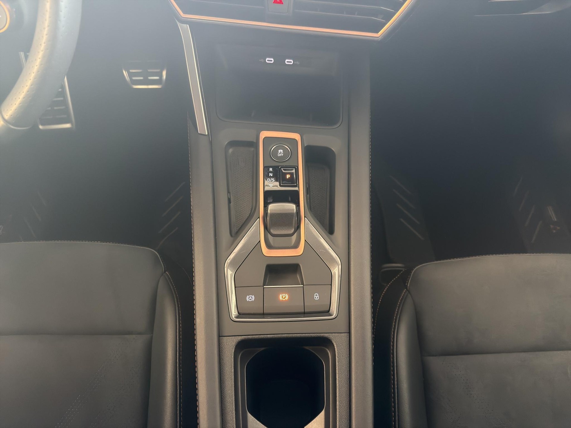 CUPRA Leon ST 2.0 TSI 333 VZ 4Drive DSG-image-15