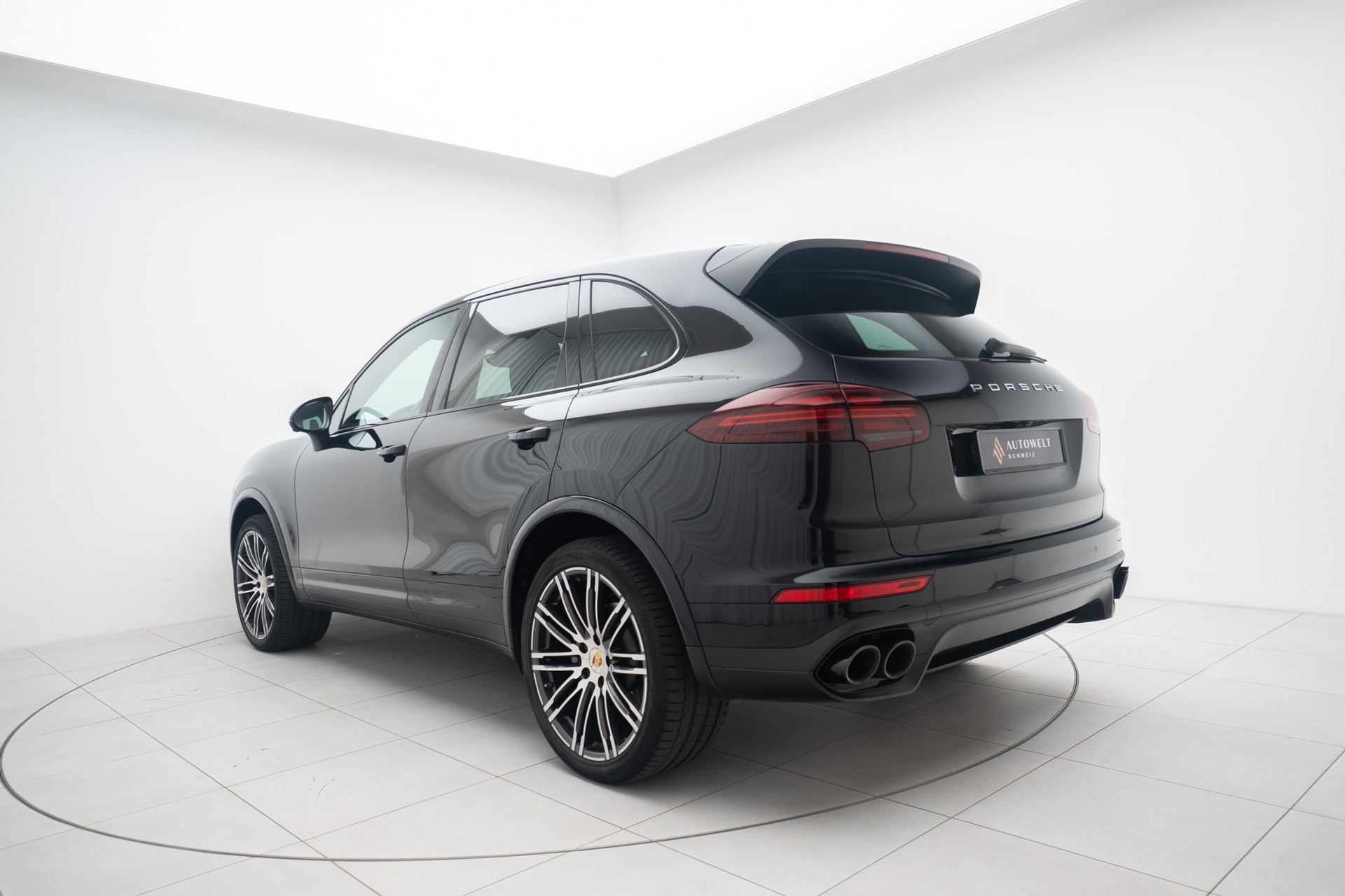 PORSCHE Cayenne S Diesel-image-2