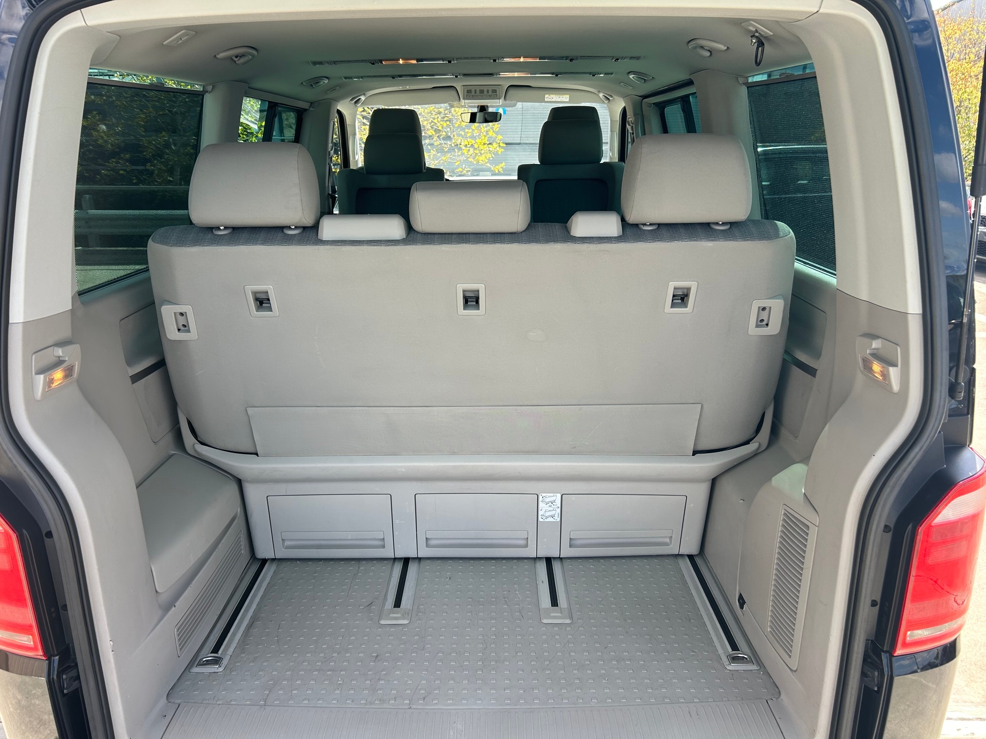 VW T6 Multivan 2.0 TDI Family Edition DSG-image-15