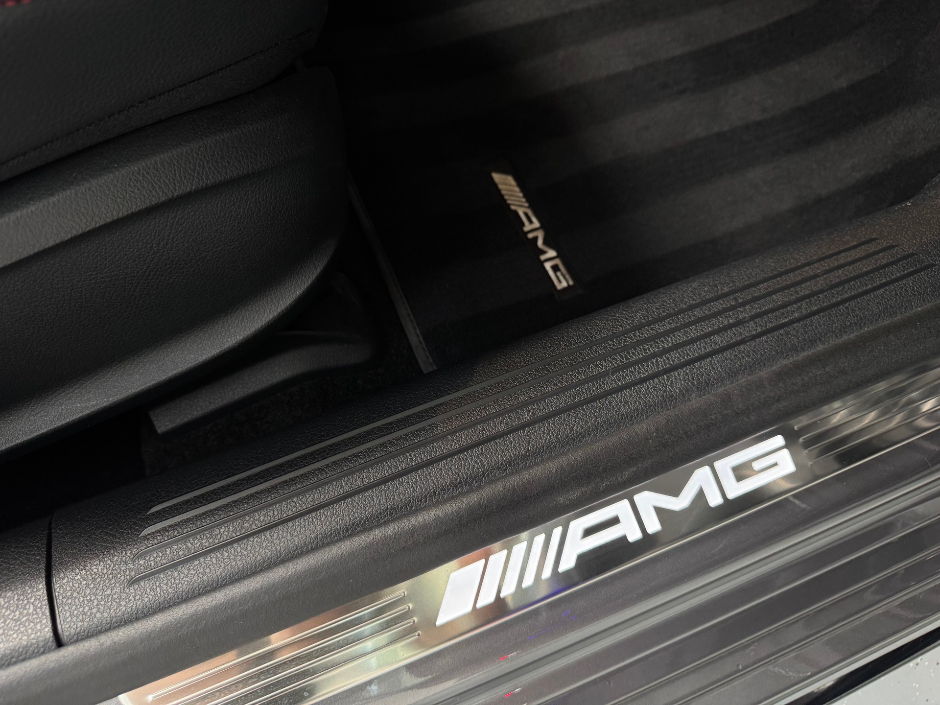 MERCEDES-BENZ A 45 S AMG 4Matic+ Speedshift-image-21