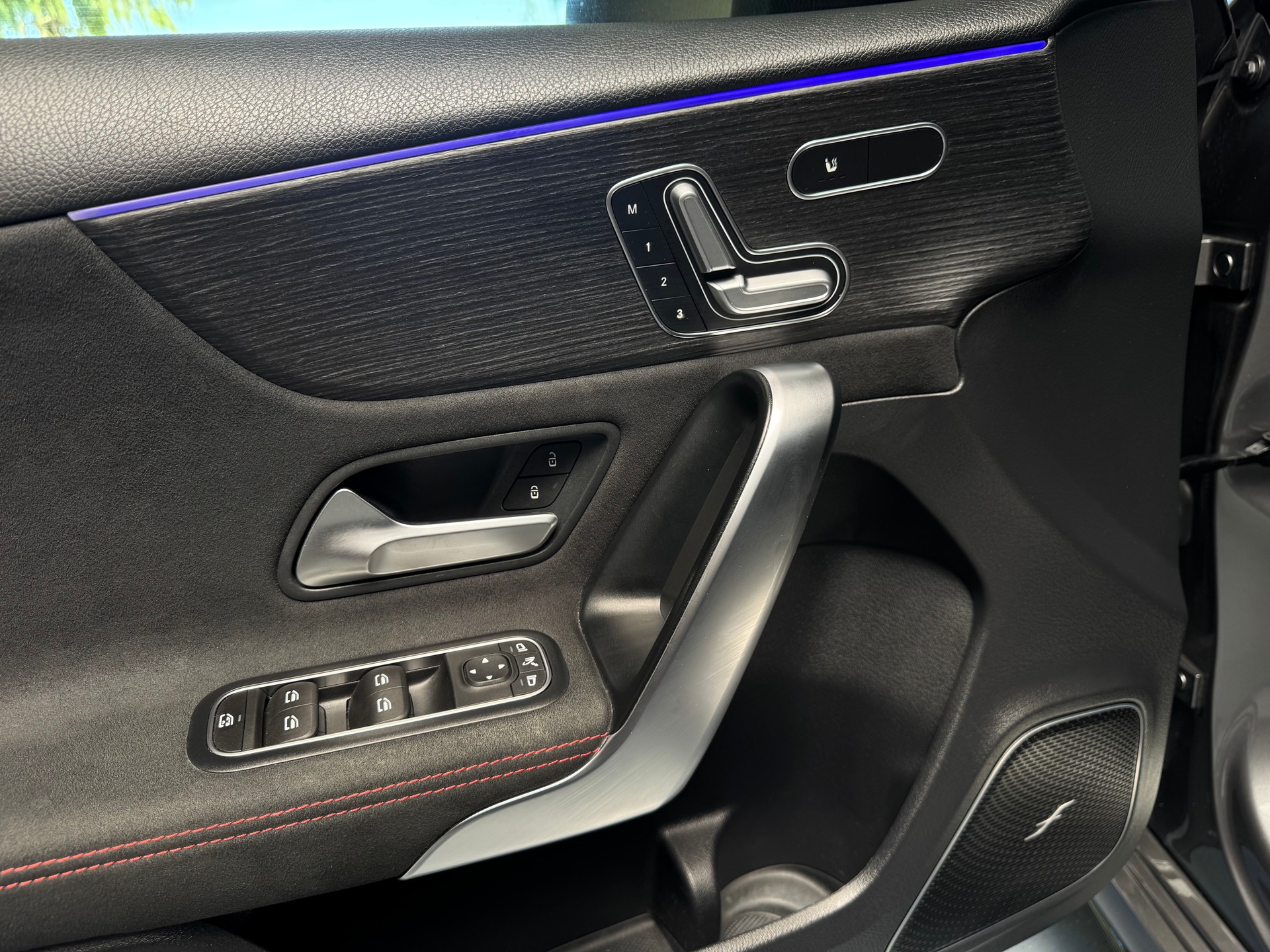 MERCEDES-BENZ A 45 S AMG 4Matic+ Speedshift-image-15
