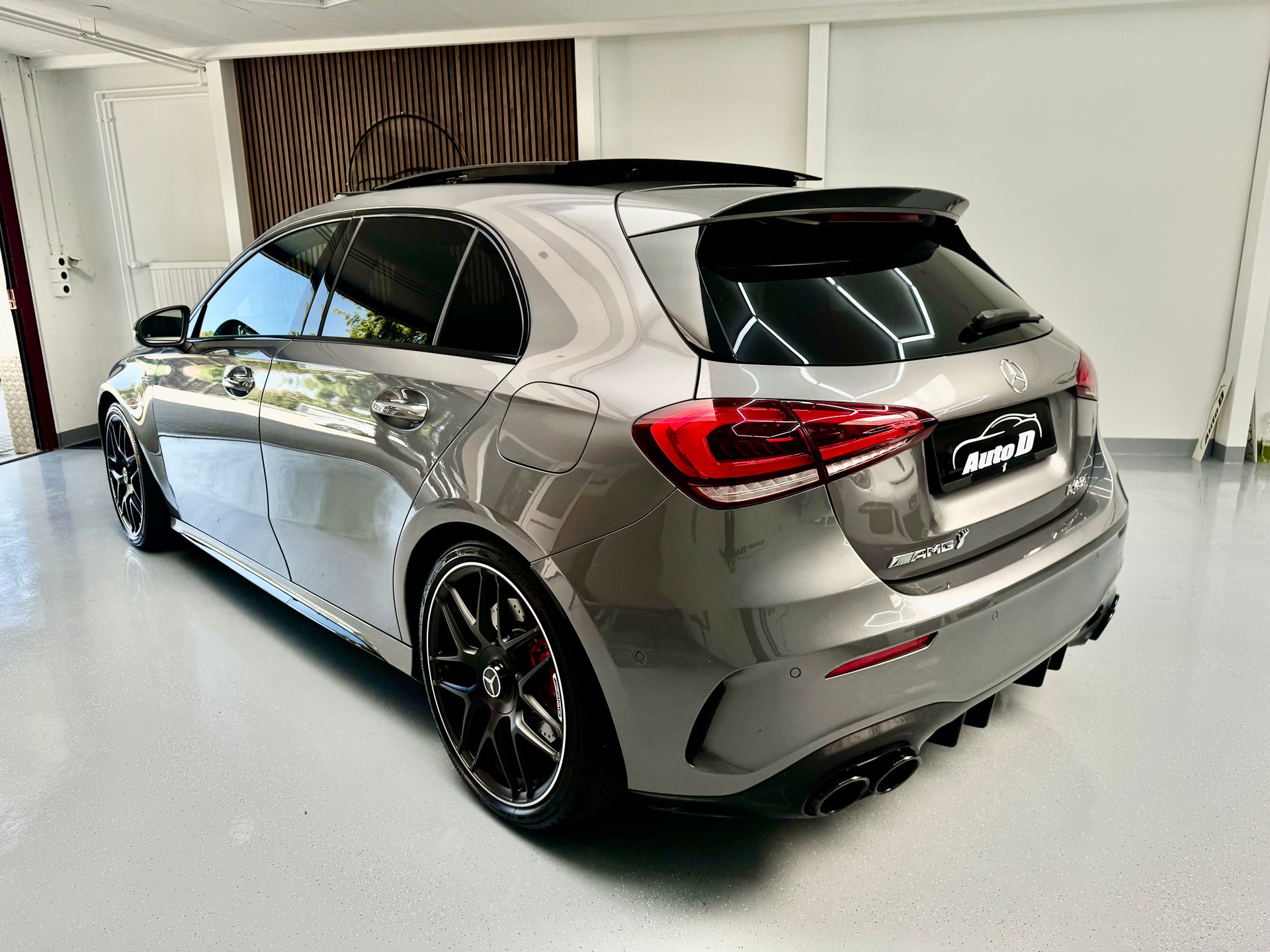 MERCEDES-BENZ A 45 S AMG 4Matic+ Speedshift-image-5