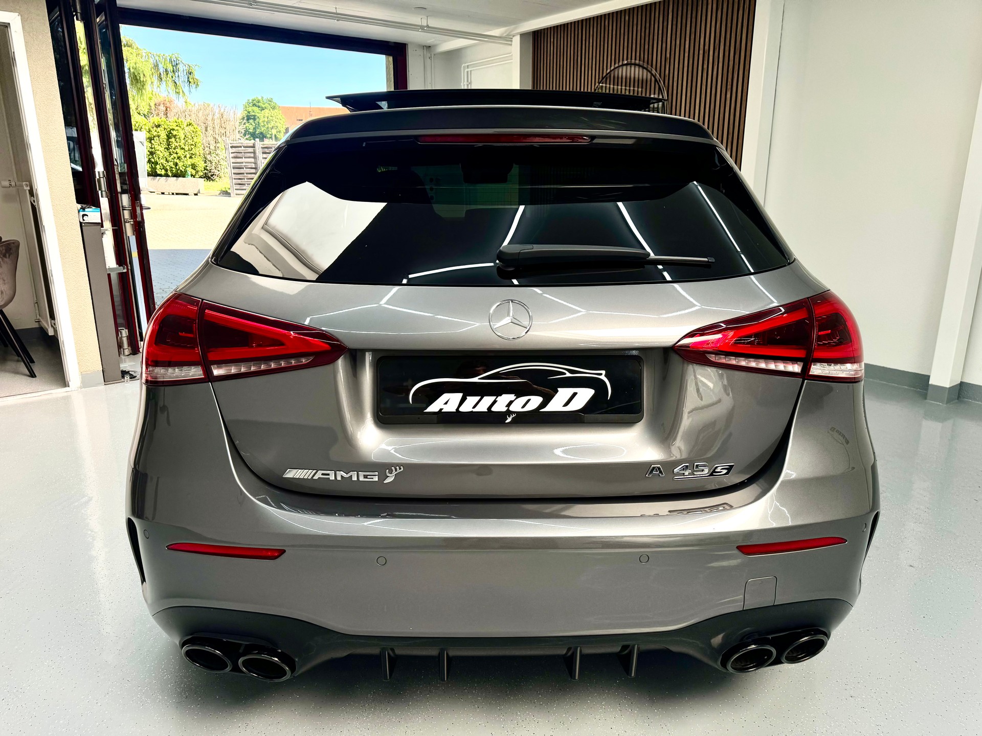 MERCEDES-BENZ A 45 S AMG 4Matic+ Speedshift-image-6