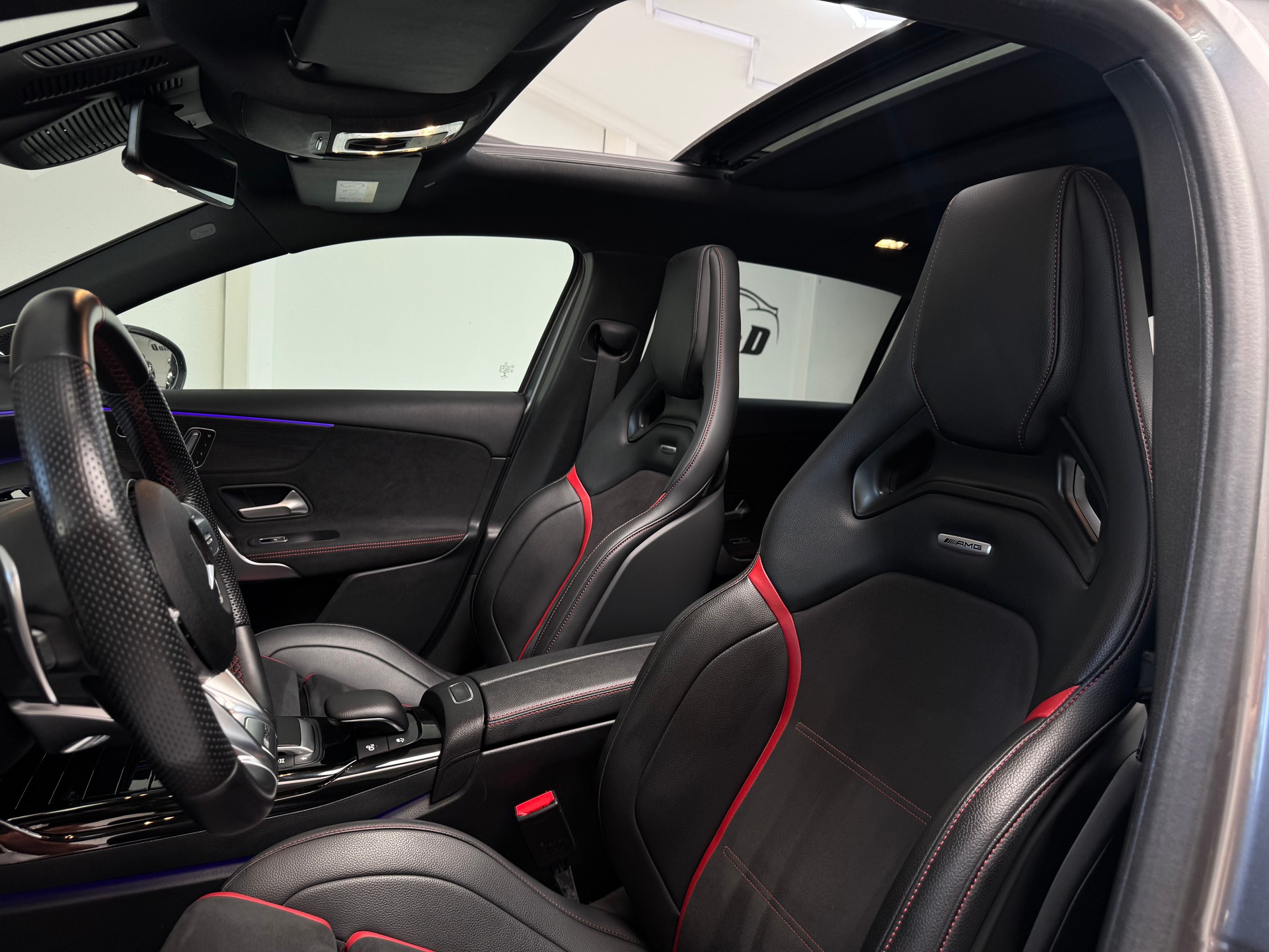 MERCEDES-BENZ A 45 S AMG 4Matic+ Speedshift-image-13