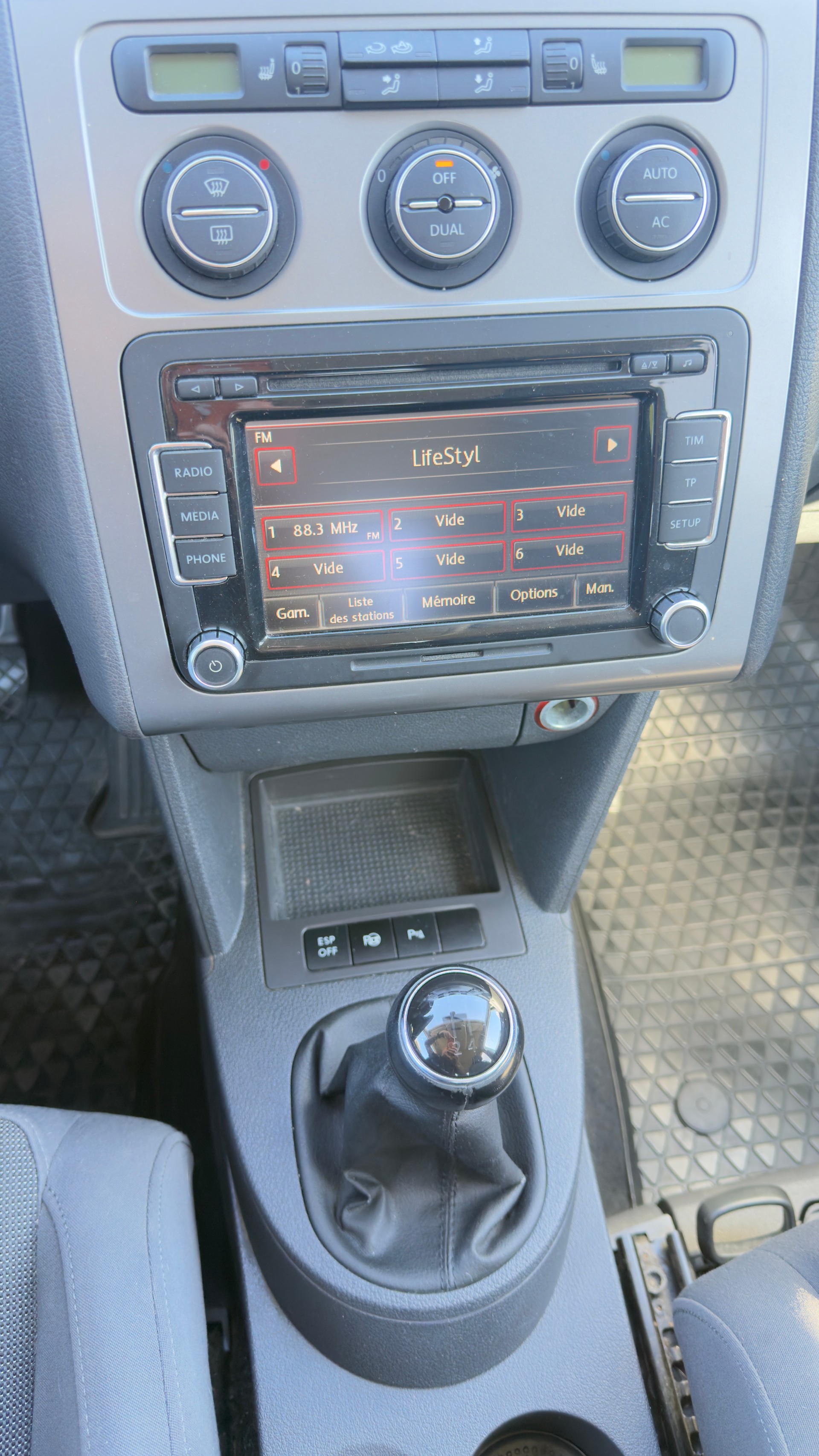 VW Touran 1.4 TSI Trendline-image-9