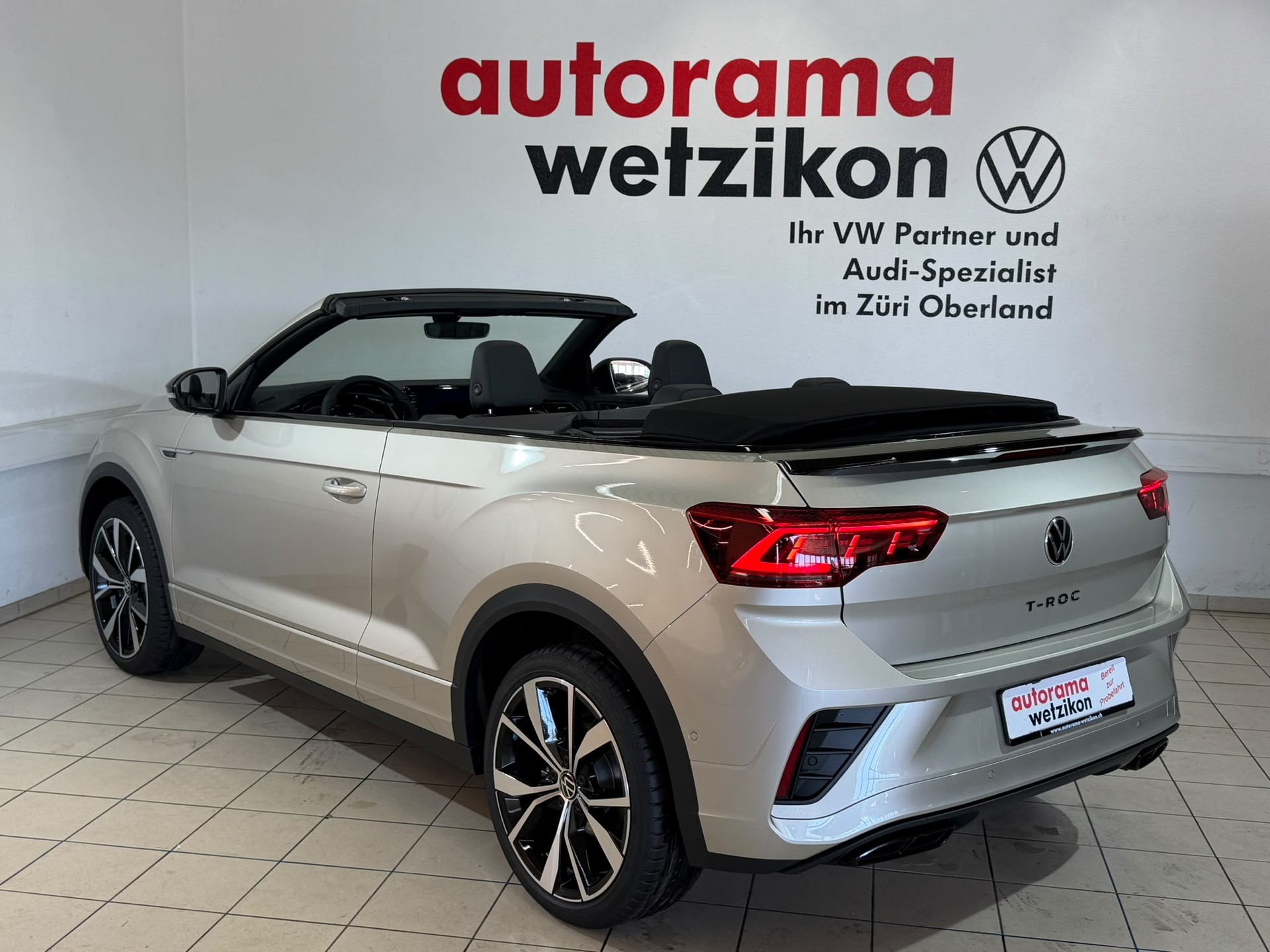 VW T-Roc Cabriolet 1.5 TSI EVO R-Line DSG-image-4