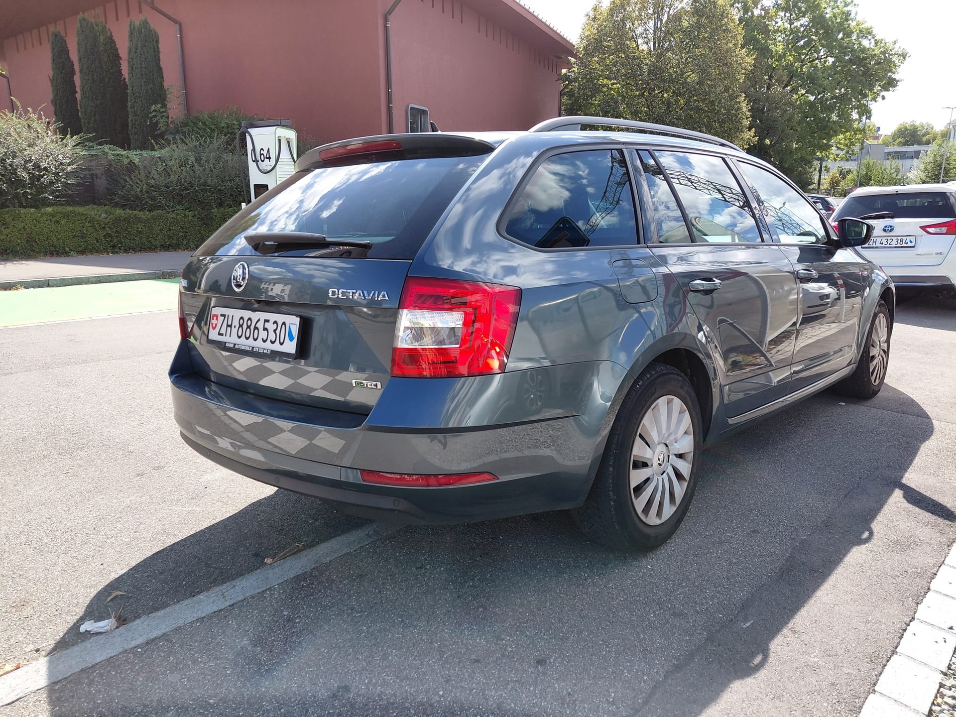 SKODA 1.5 TGI G-TEC Style DSG-image-2