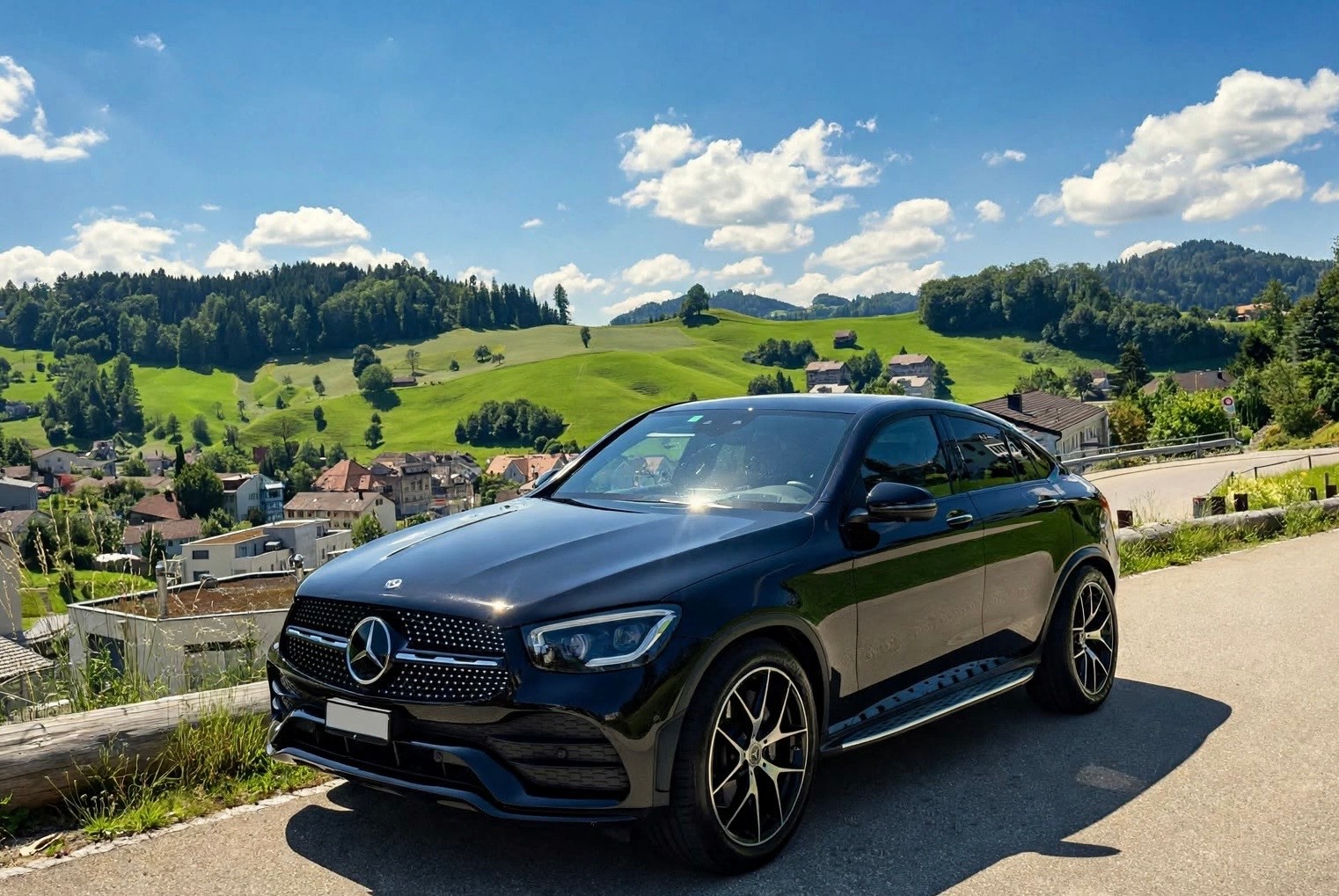 MERCEDES-BENZ GLC 300 d Coupé AMG Line 4m-image-0