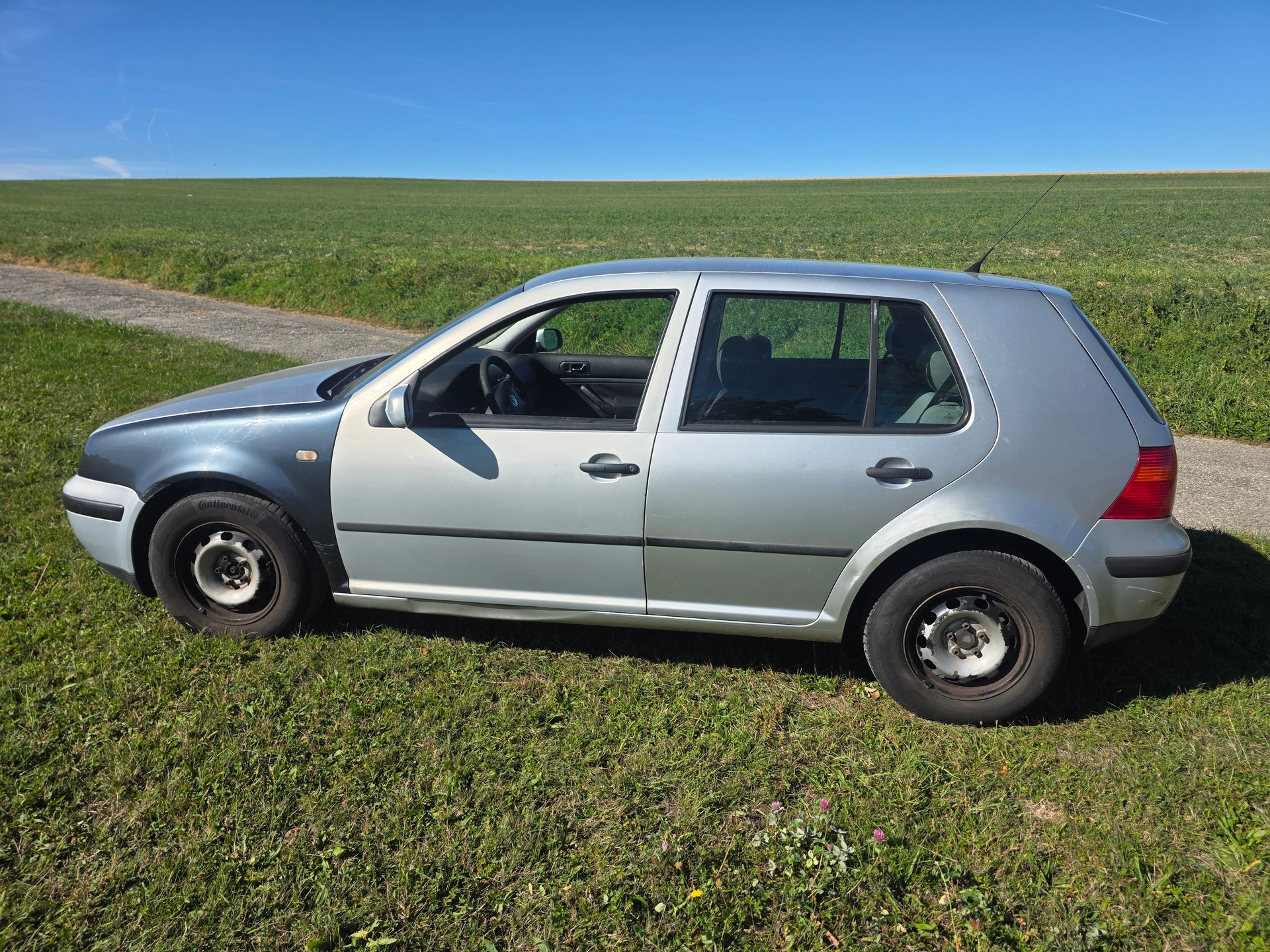 VW Golf 1.6 Comfortline Generation Automatic-image-4