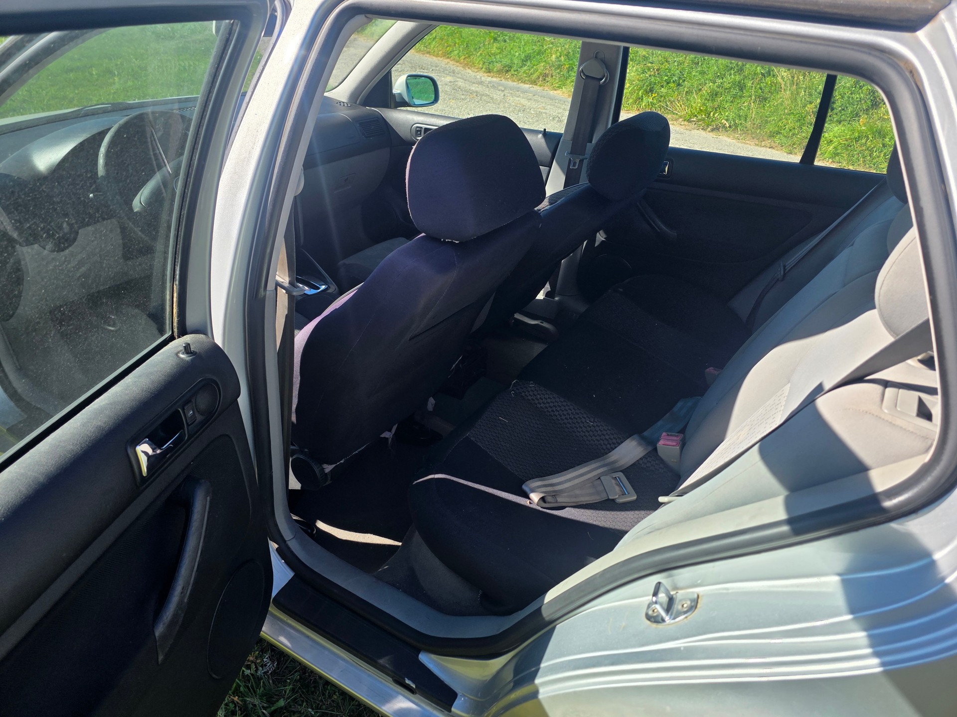 VW Golf 1.6 Comfortline Generation Automatic-image-9