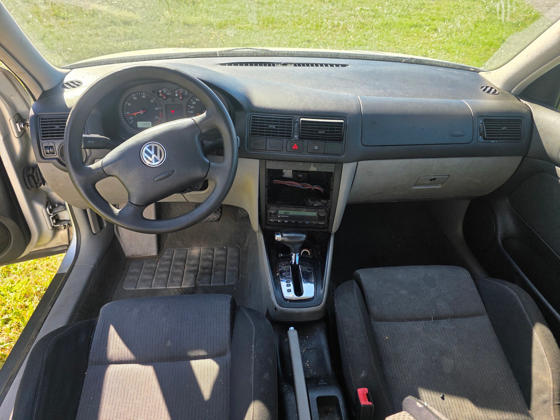 VW Golf 1.6 Comfortline Generation Automatic-image-10
