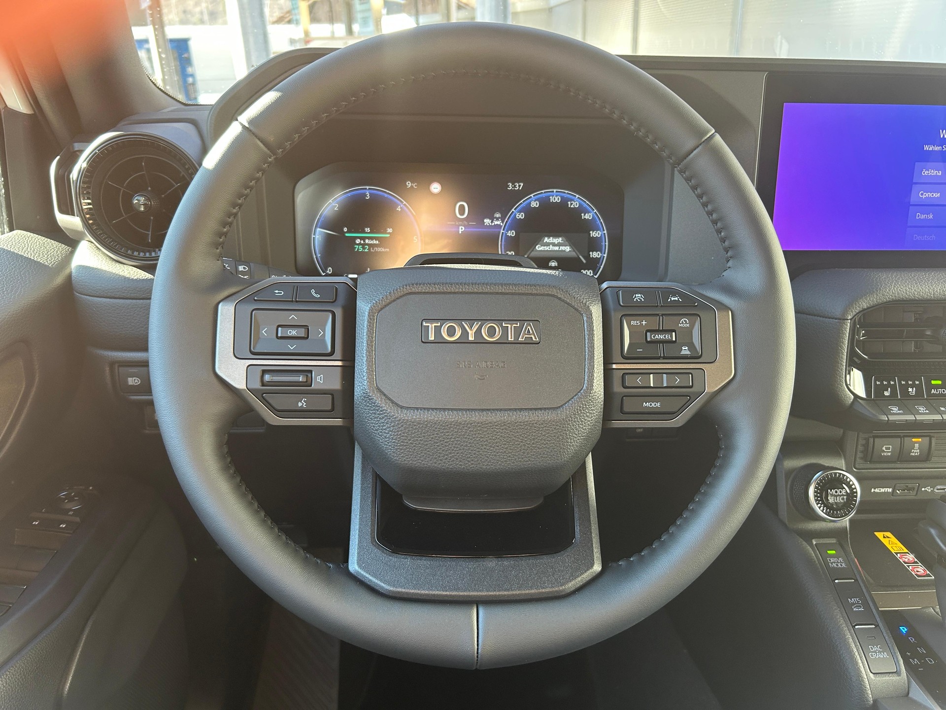 TOYOTA Land Cruiser 2.8 D 48V Style-image-8