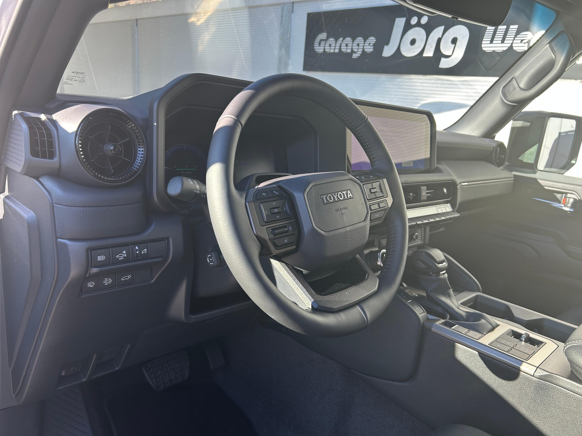 TOYOTA Land Cruiser 2.8 D 48V Style-image-5