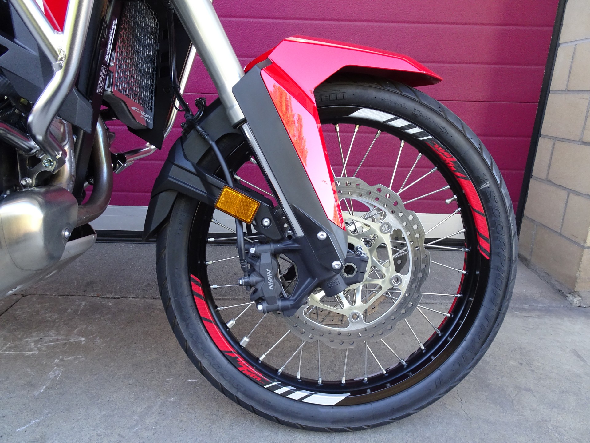 HONDA CRF 1100 DCT Africa Twin-showroom-element-1