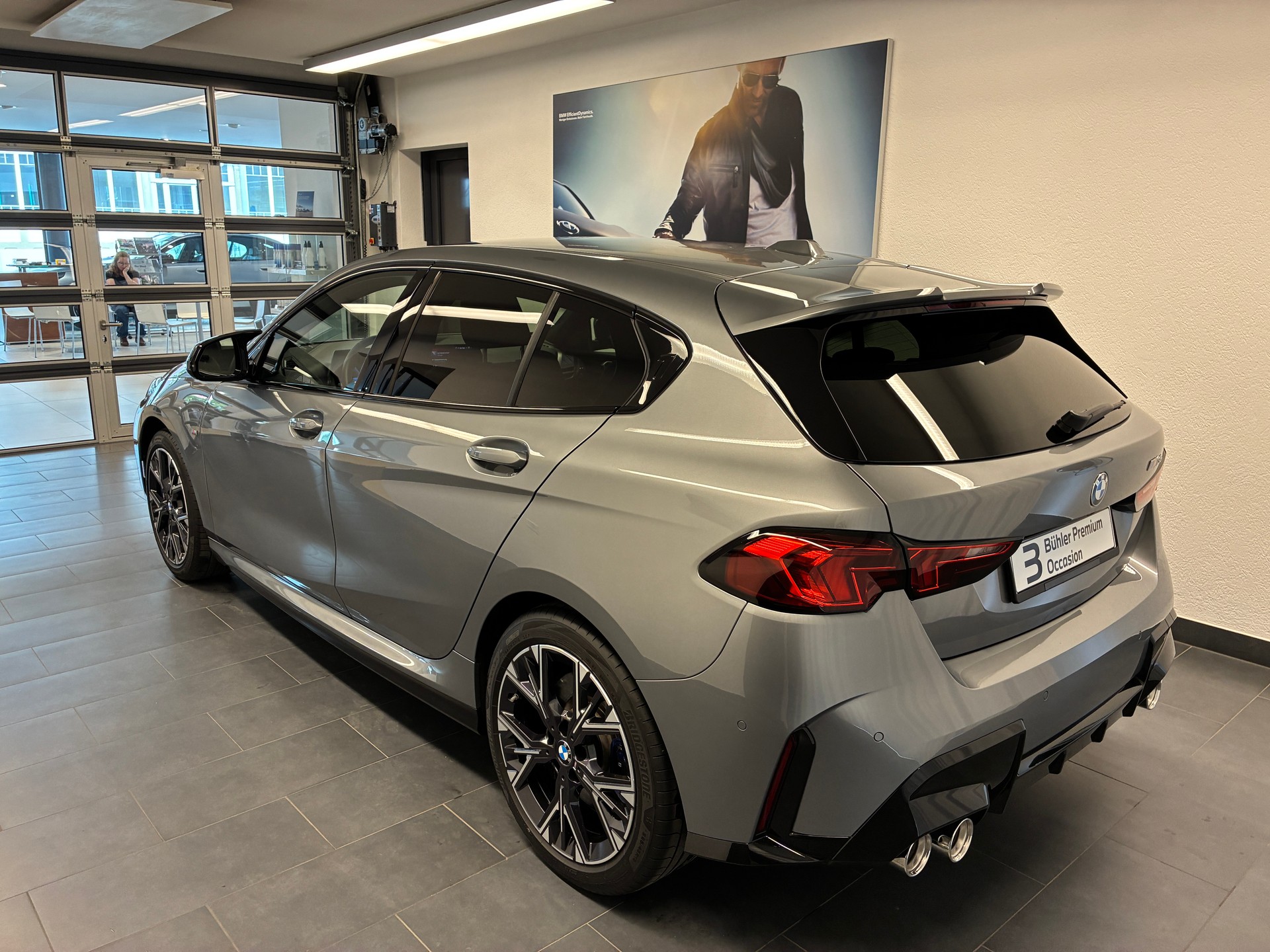 BMW M135 xDrive-showroom-element-3