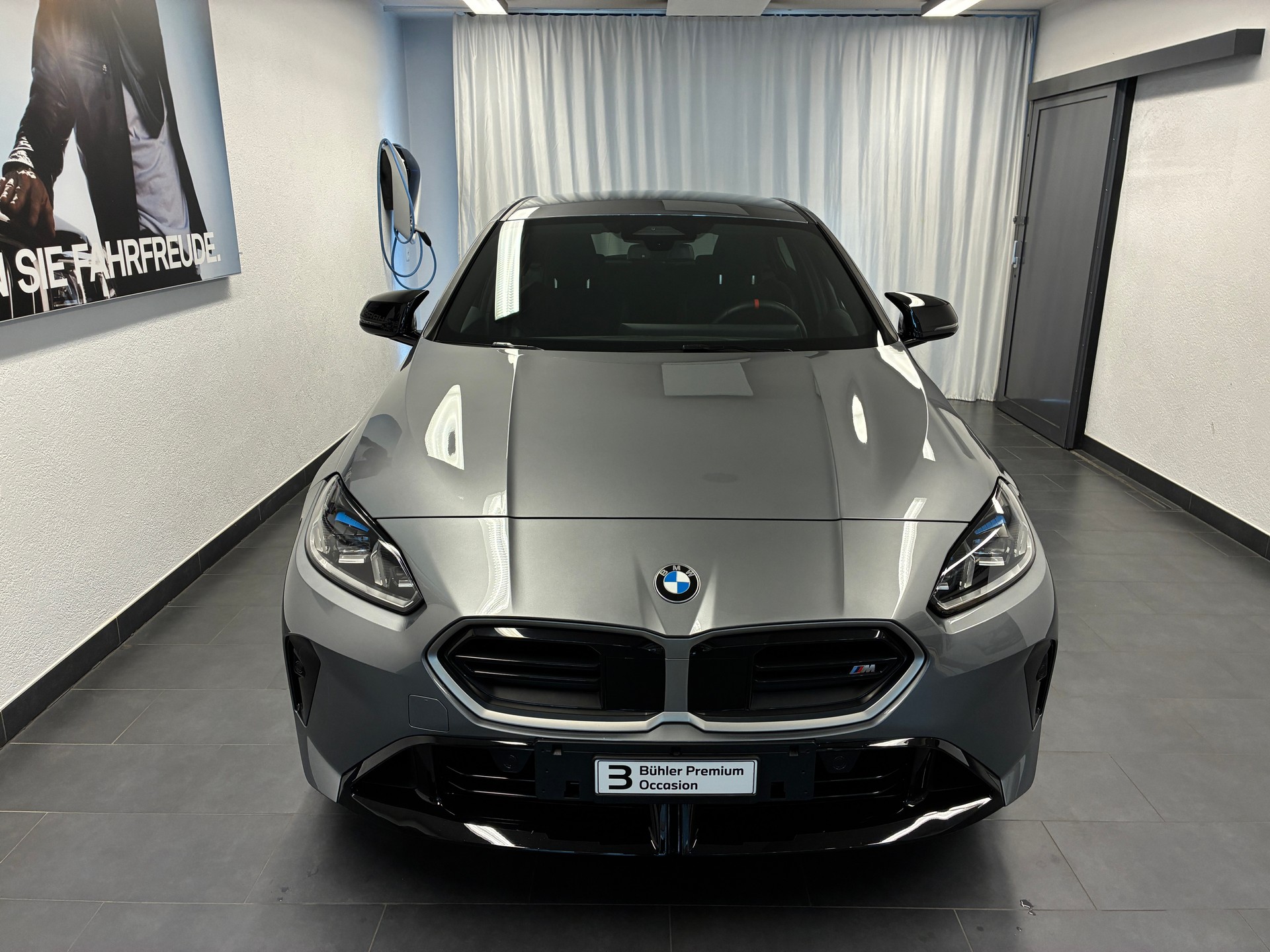 BMW M135 xDrive-showroom-element-1