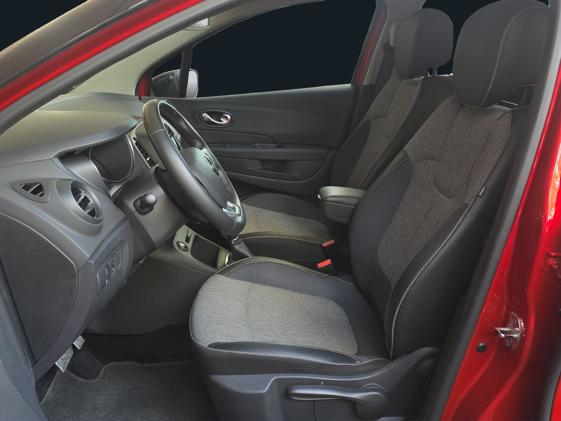 RENAULT Captur 1.2 T 16V Intens EDC-image-9