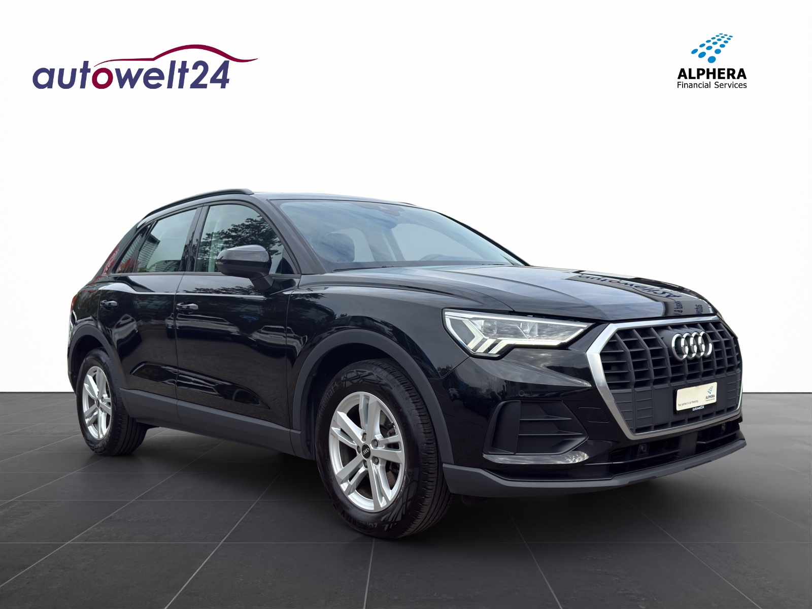 AUDI Q3 35 TFSI Attraction S-tronic-showroom-element-2