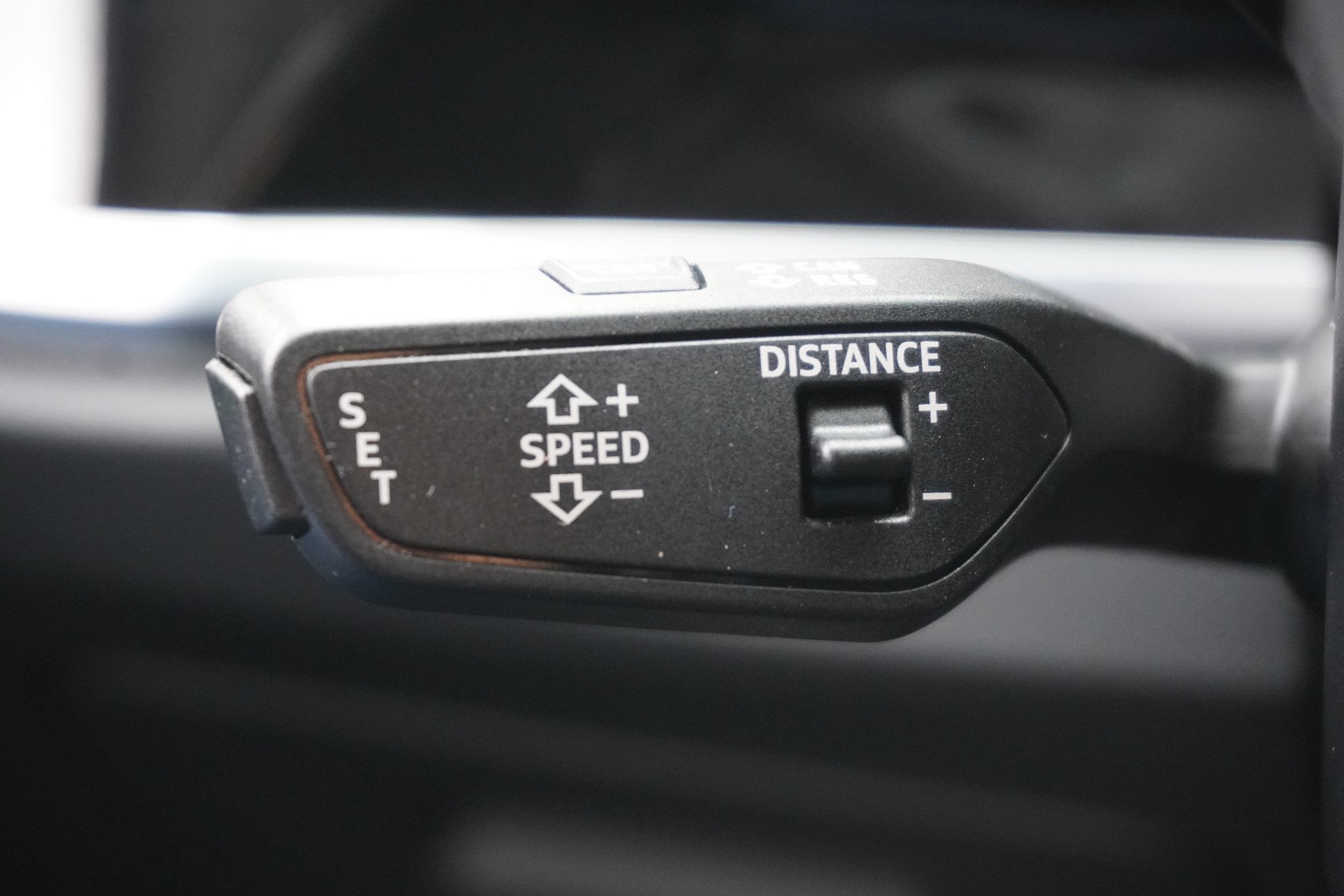 AUDI Q3 35 TFSI Attraction S-tronic-image-37