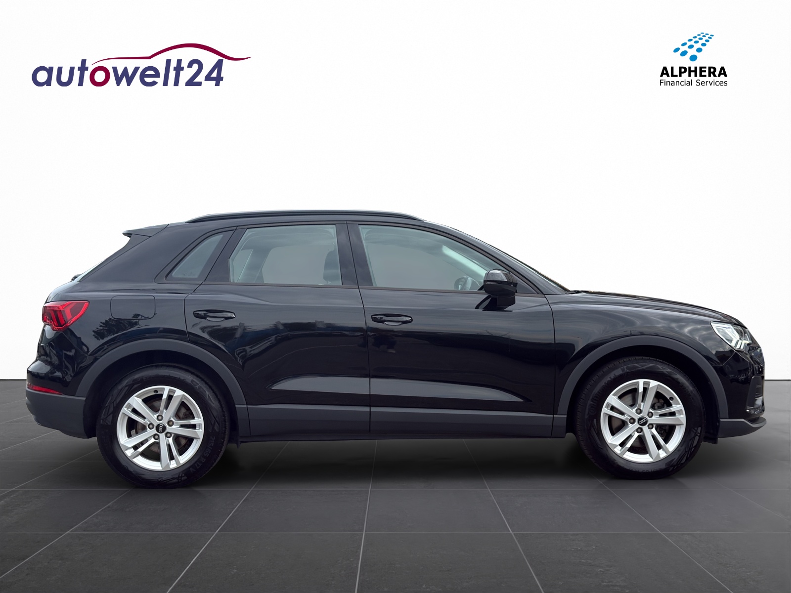 AUDI Q3 35 TFSI Attraction S-tronic-showroom-element-3