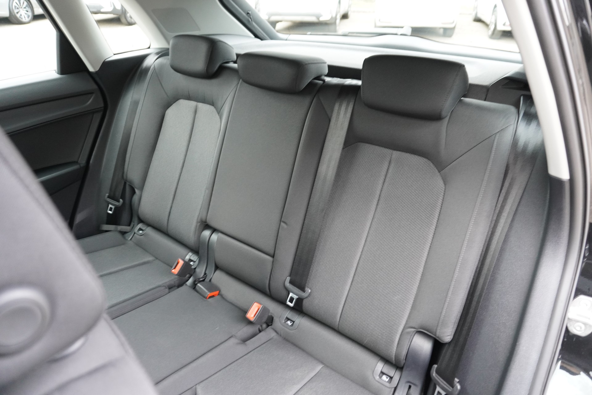 AUDI Q3 35 TFSI Attraction S-tronic-image-14