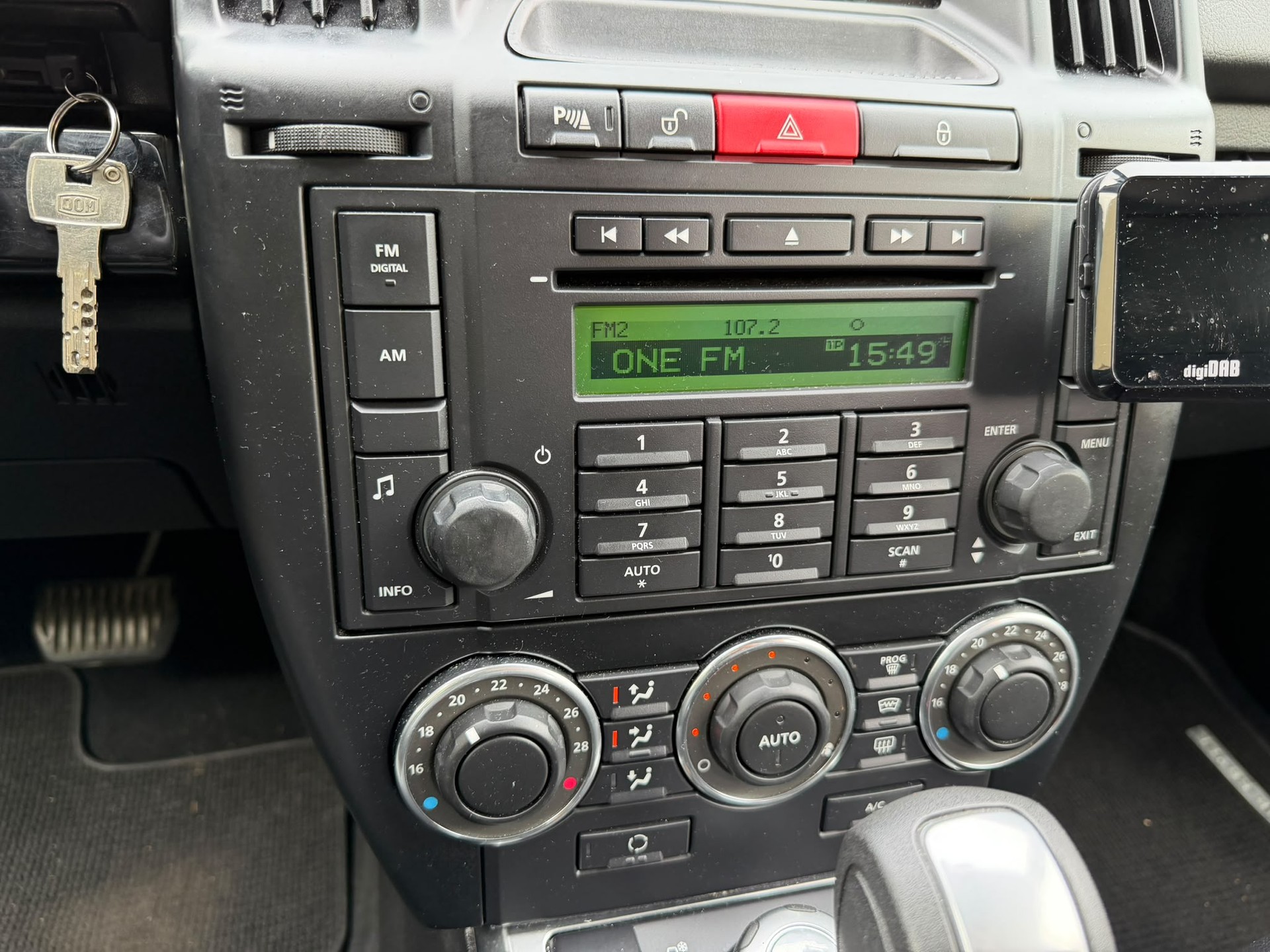 LAND ROVER Freelander 2.2 SD4 HSE Automatic-image-15
