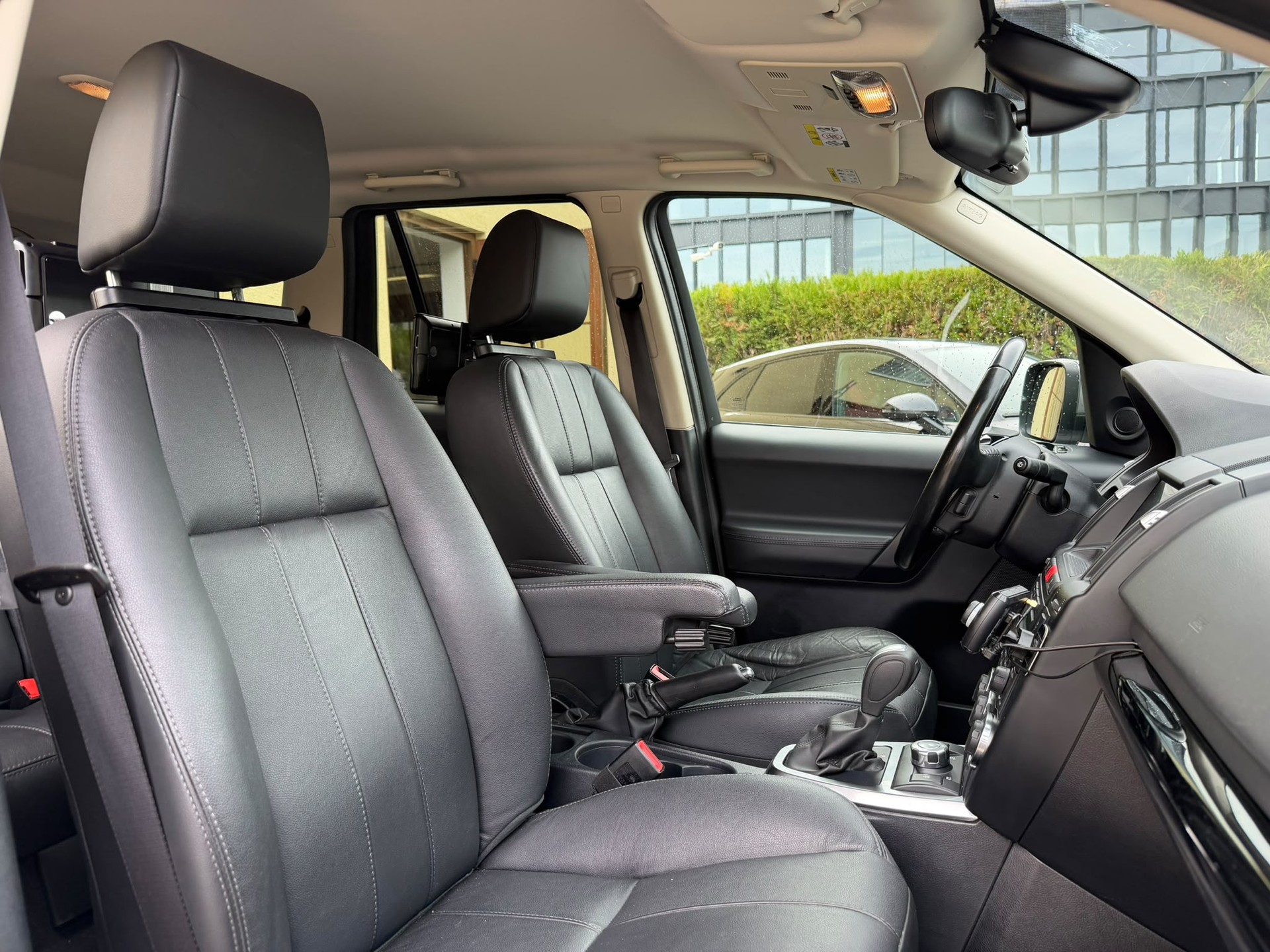 LAND ROVER Freelander 2.2 SD4 HSE Automatic-image-9