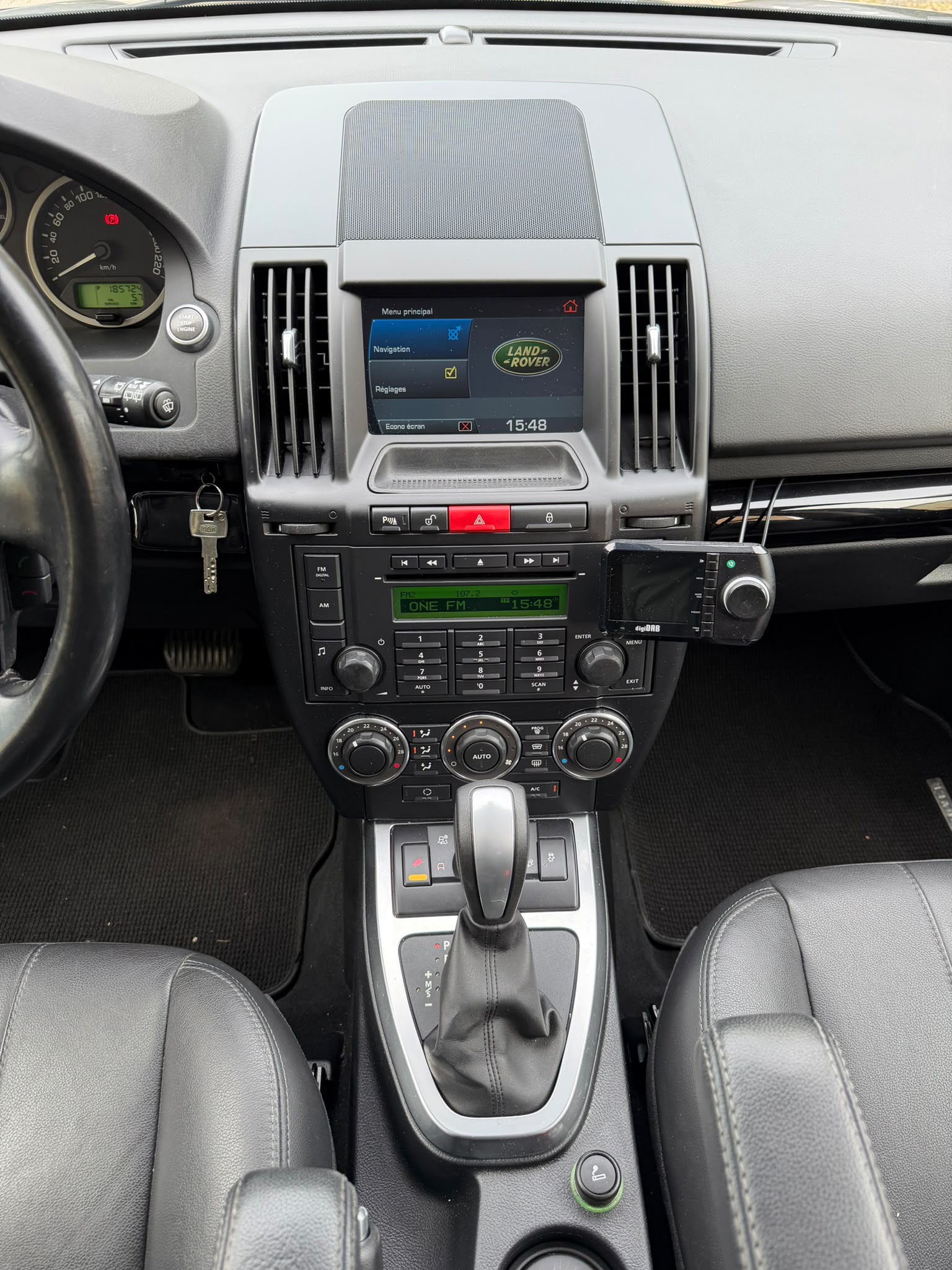 LAND ROVER Freelander 2.2 SD4 HSE Automatic-image-14