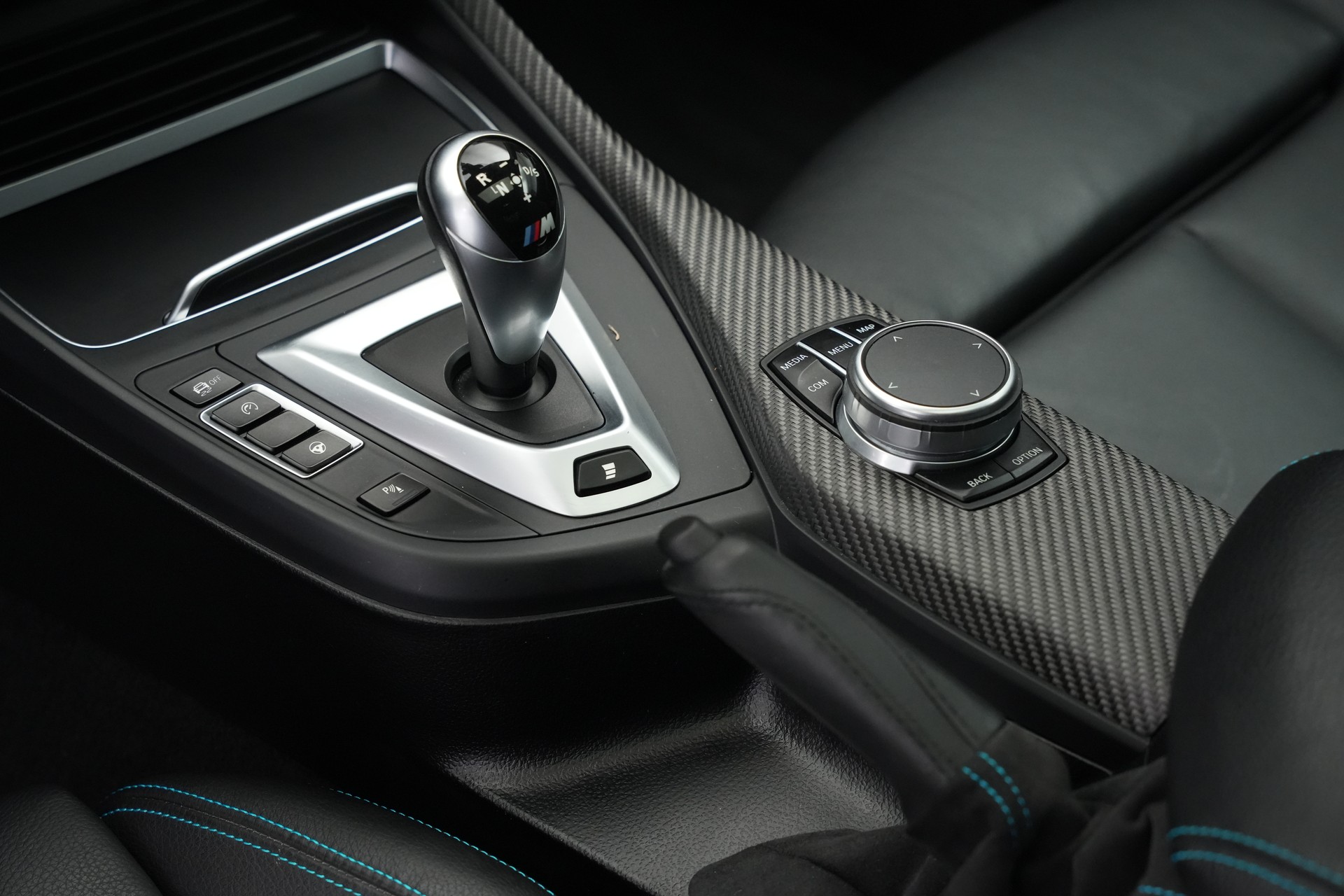 BMW M2 Competition Drivelogic *CH-Fahrzeug* *Carbon* *Harman/Kardon*-image-24