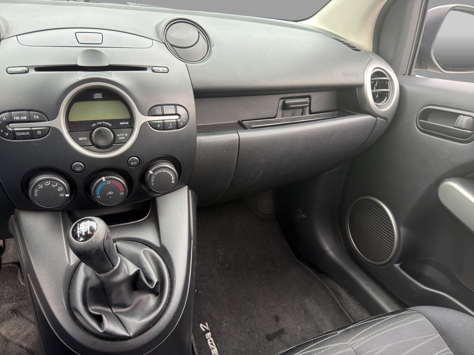 MAZDA 2 1.3i 16V Exclusive-image-7