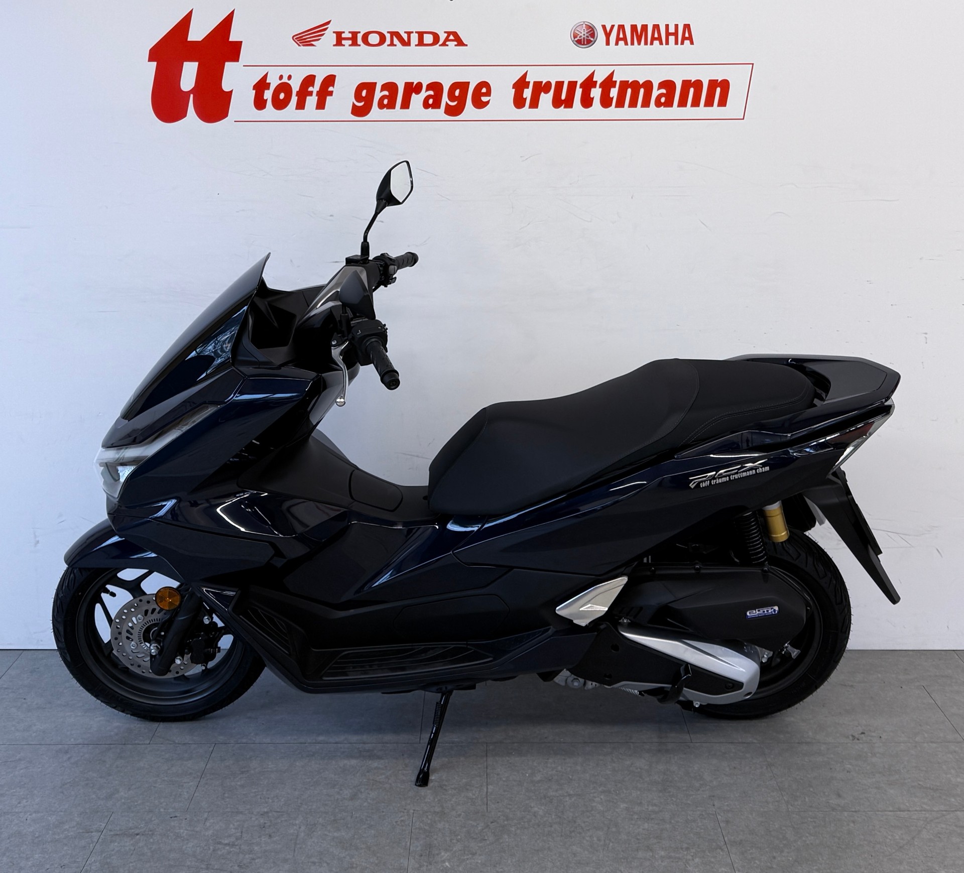 HONDA PCX 125 DX TFT. connectivity-showroom-element-1