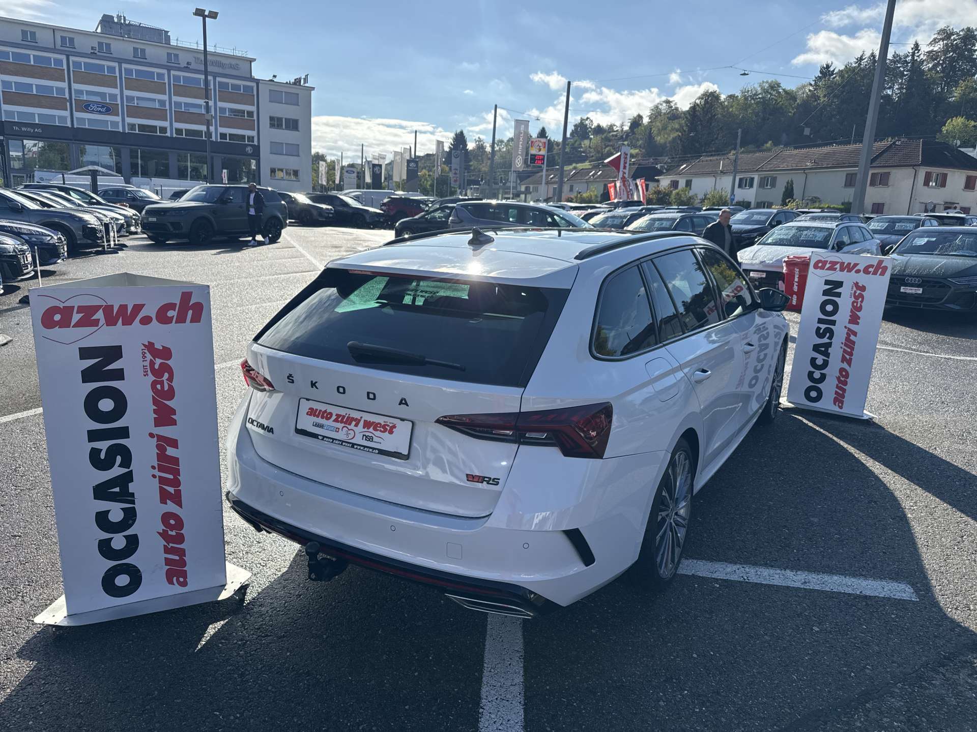 SKODA Octavia Combi 2.0 TDi RS 200PS 4x4 DSG-Automat-image-2