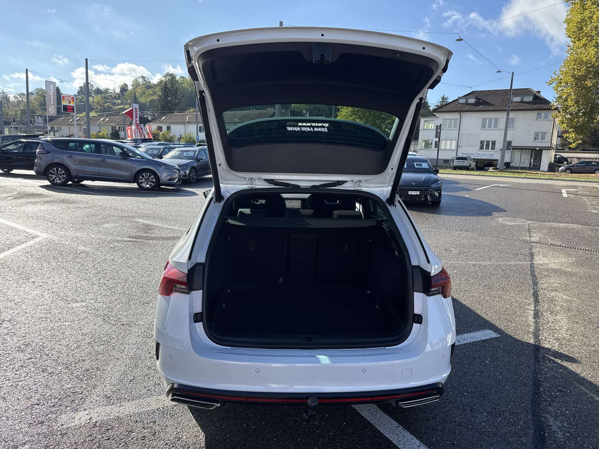 SKODA Octavia Combi 2.0 TDi RS 200PS 4x4 DSG-Automat-image-7