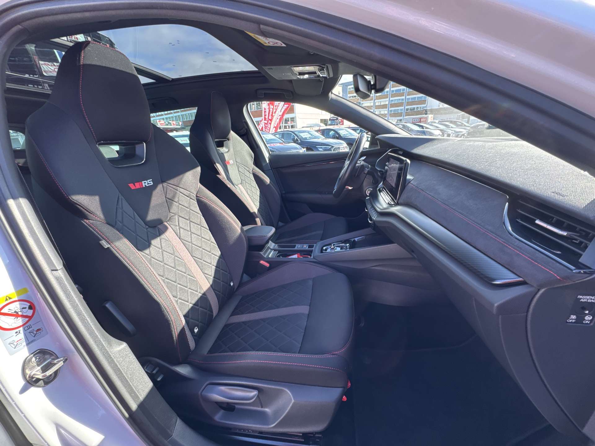 SKODA Octavia Combi 2.0 TDi RS 200PS 4x4 DSG-Automat-image-12