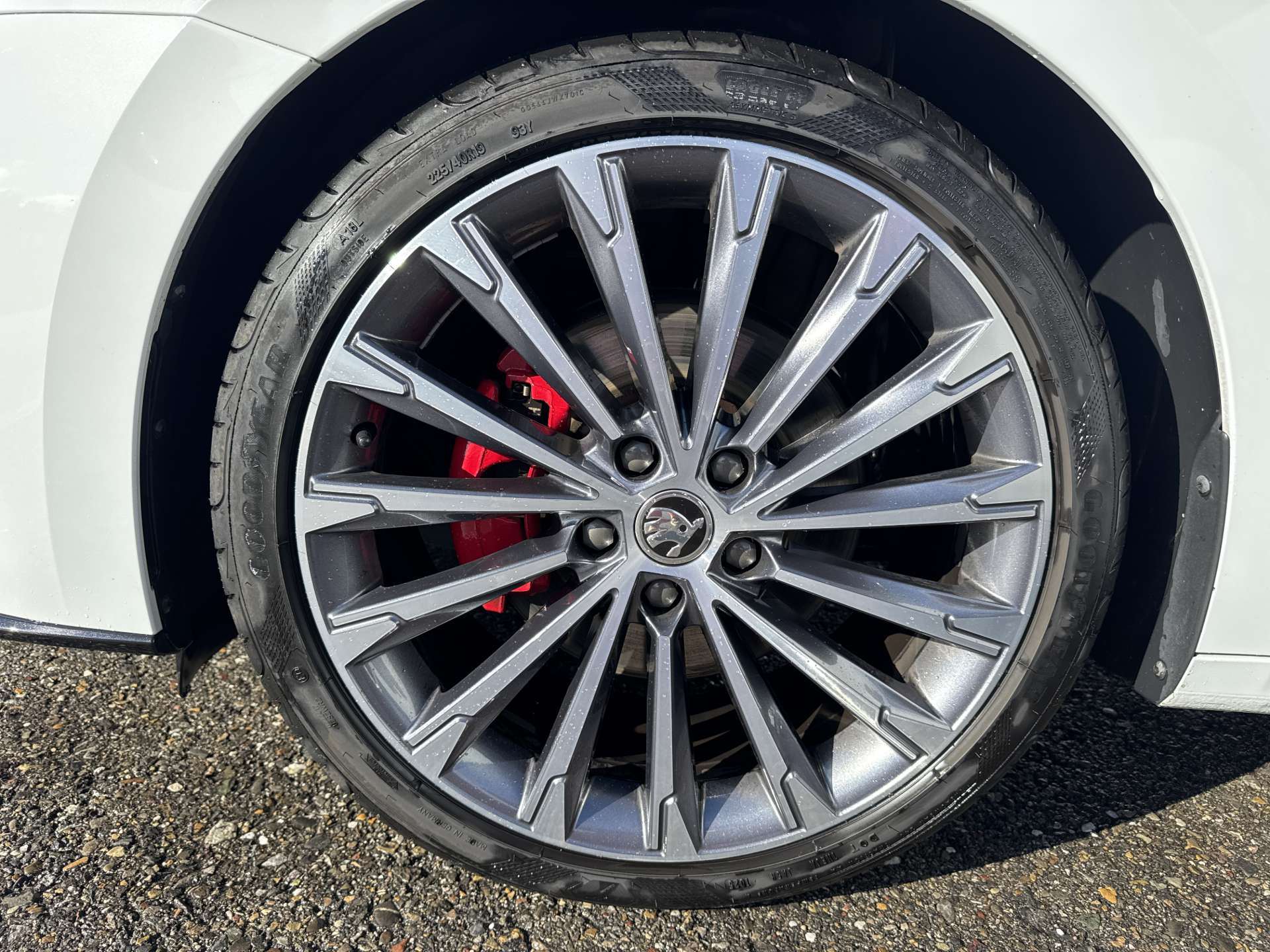 SKODA Octavia Combi 2.0 TDi RS 200PS 4x4 DSG-Automat-image-8