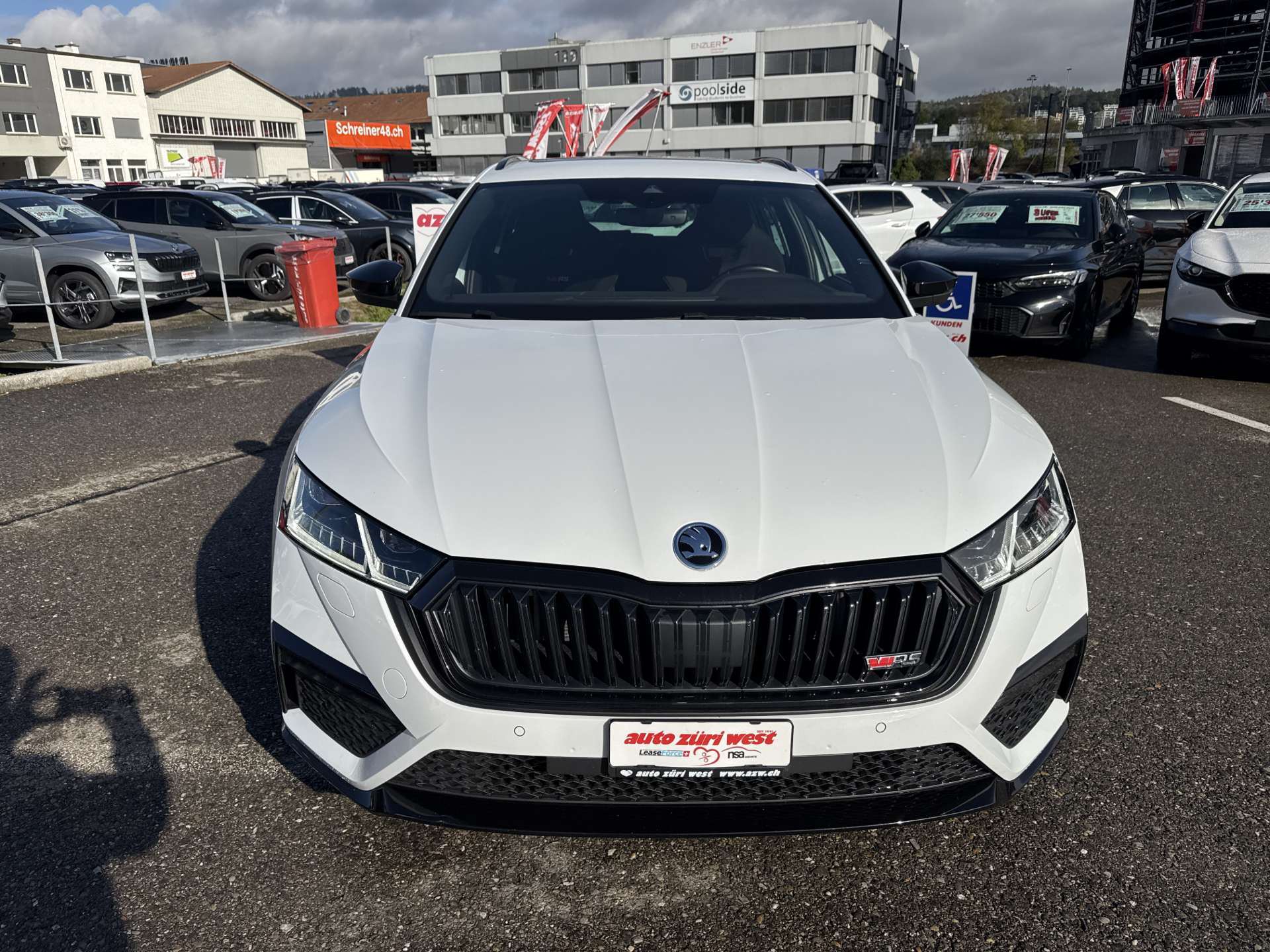 SKODA Octavia Combi 2.0 TDi RS 200PS 4x4 DSG-Automat-image-13