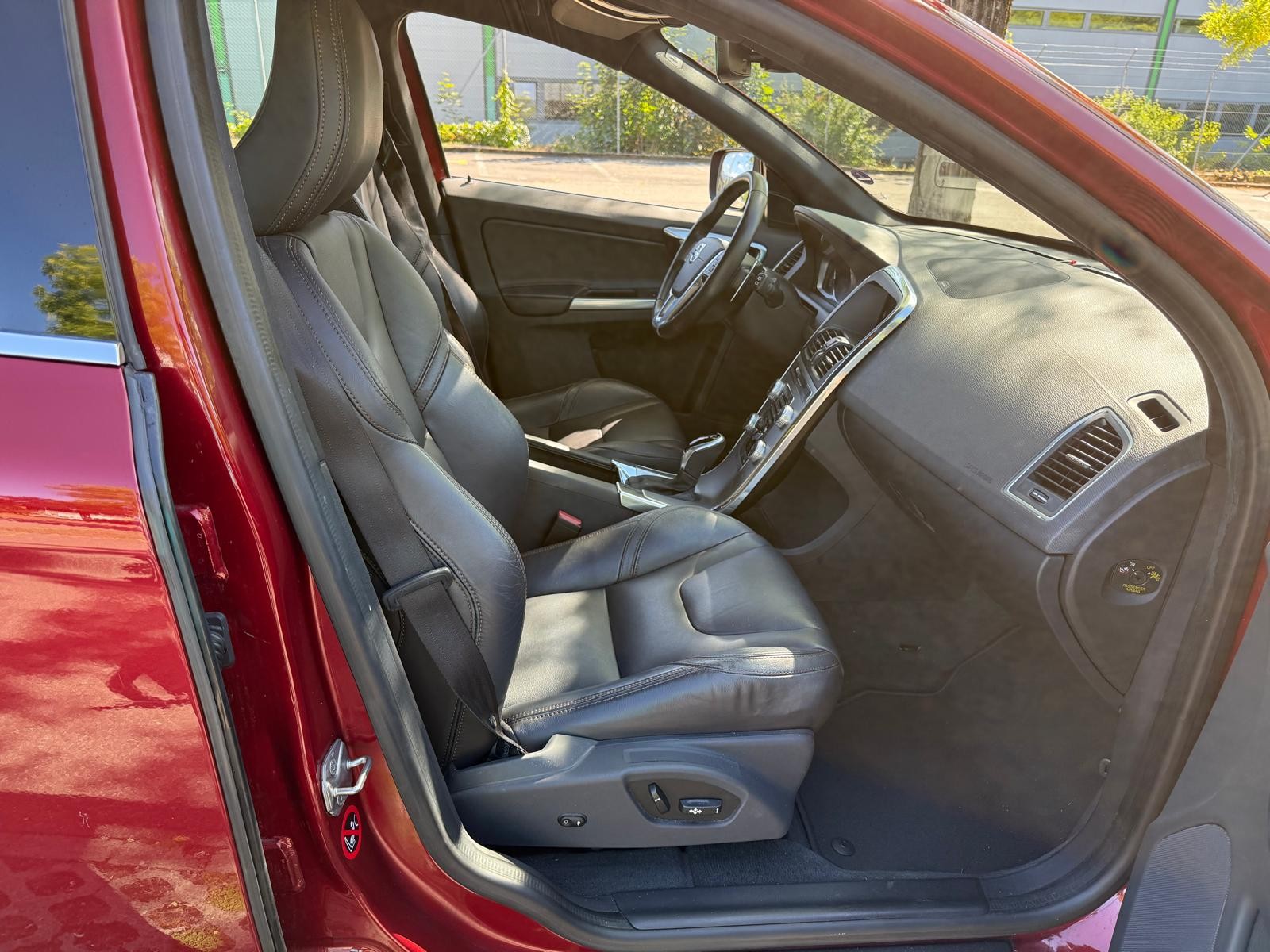 VOLVO XC60 T6 AWD Summum Geartronic-image-12
