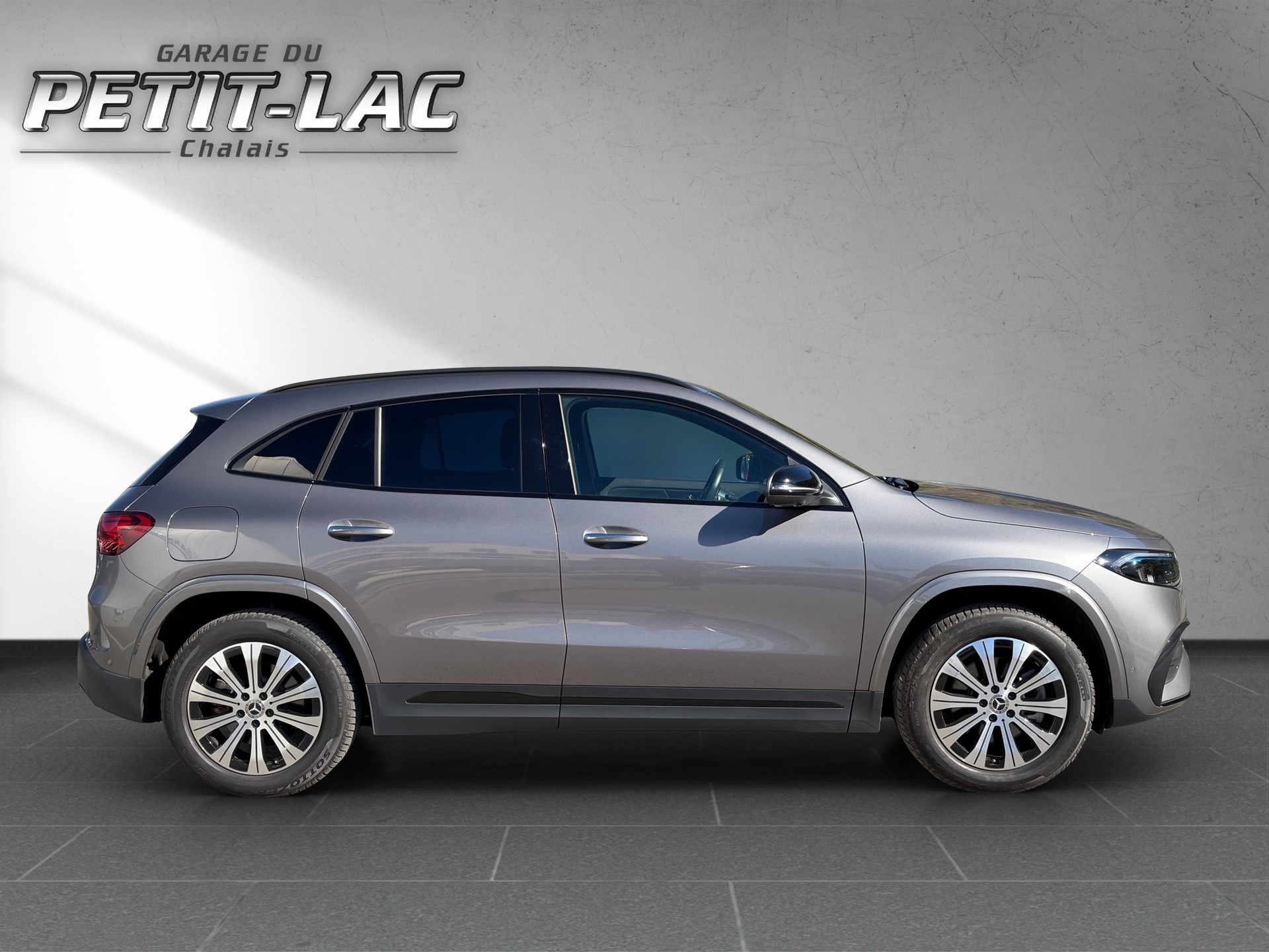 MERCEDES-BENZ EQA 350 AMG LINE 4Matic Swiss Star-image-6