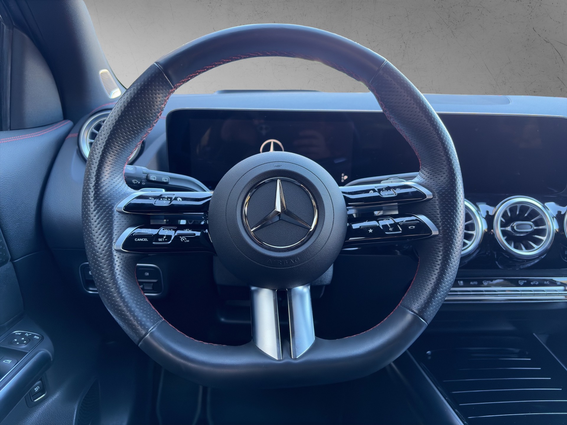 MERCEDES-BENZ EQA 350 AMG LINE 4Matic Swiss Star-image-12
