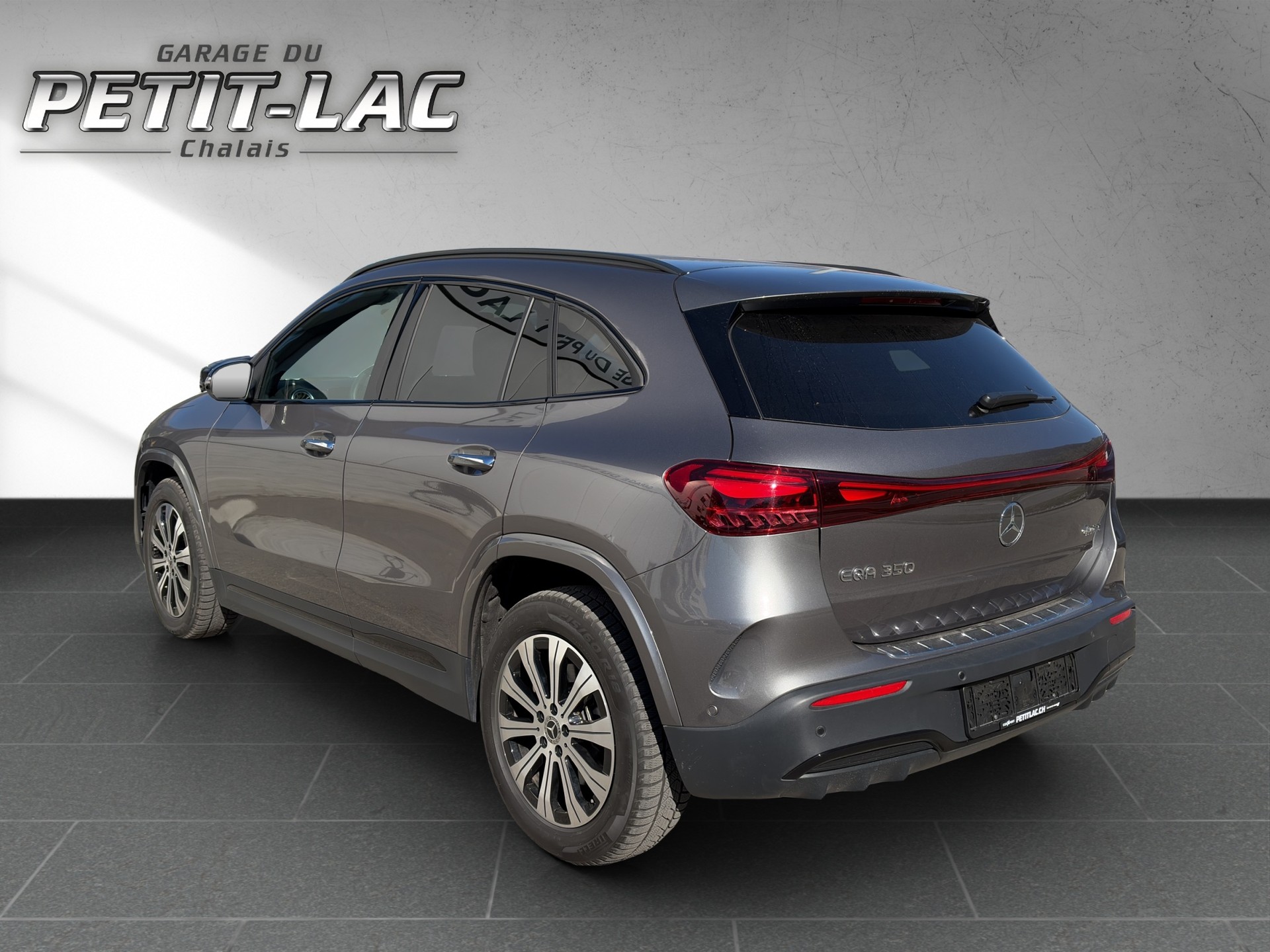 MERCEDES-BENZ EQA 350 AMG LINE 4Matic Swiss Star-image-3
