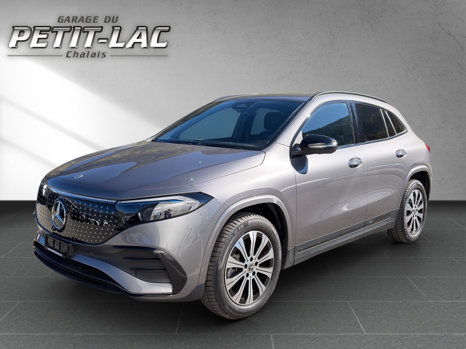 MERCEDES-BENZ EQA 350 AMG LINE 4Matic Swiss Star-image-4