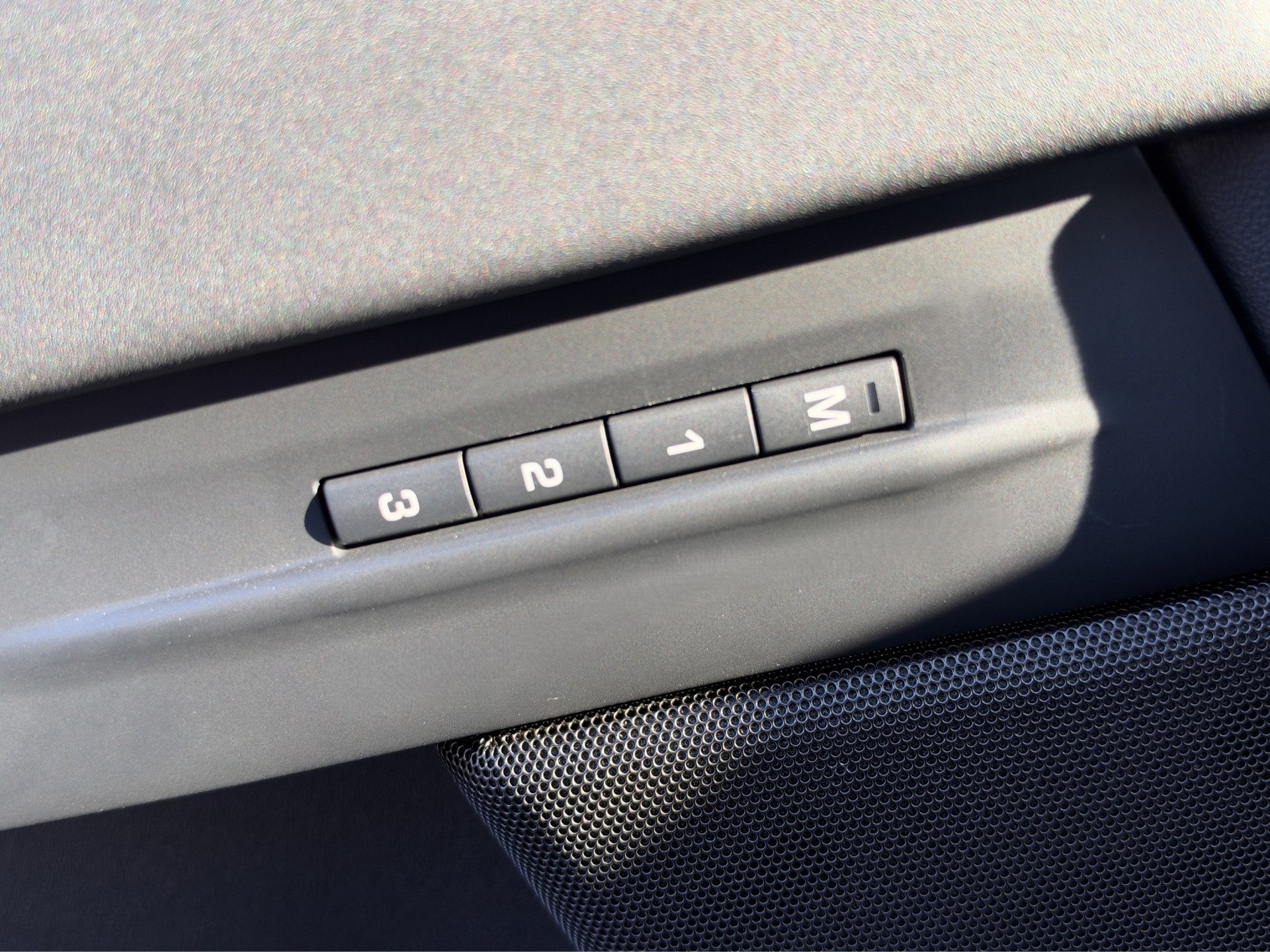 LAND ROVER Evoque P 270e Hoxton Black Edition HEAD UP DISPLAY! 5 Jahre Werksgarantie!-image-27