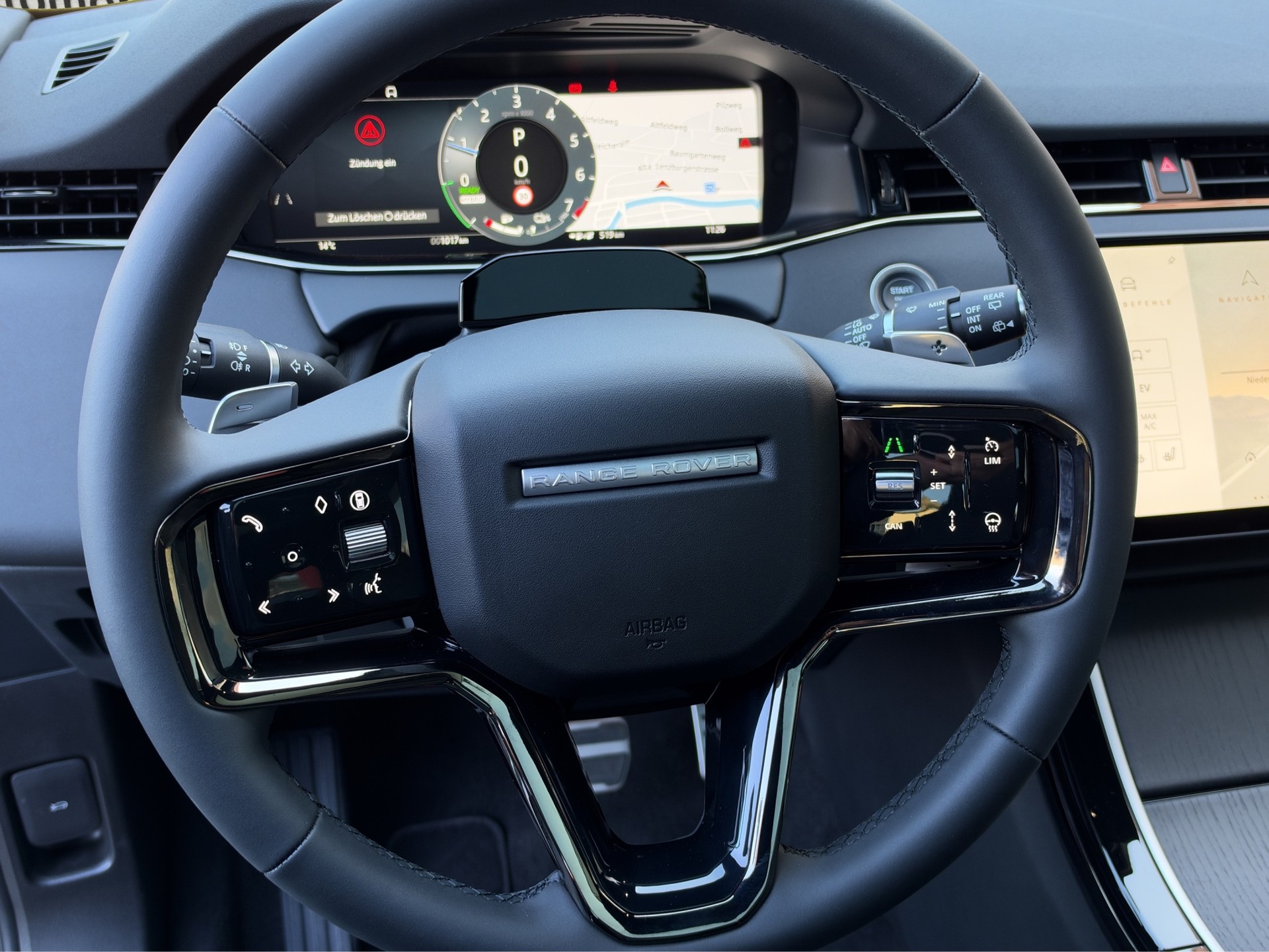 LAND ROVER Evoque P 270e Hoxton Black Edition HEAD UP DISPLAY! 5 Jahre Werksgarantie!-image-17