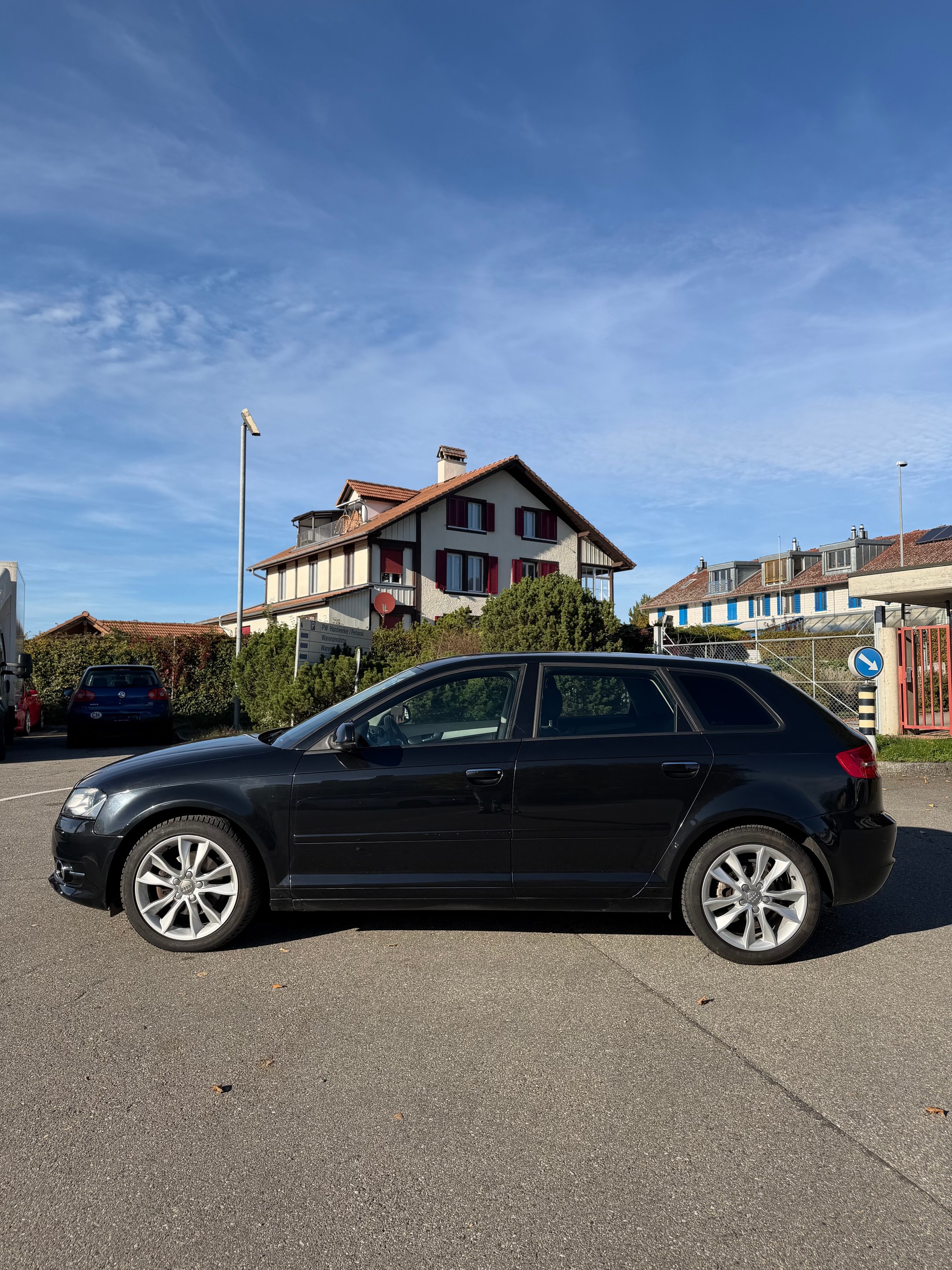 AUDI A3 Sportback 1.8 TFSI Ambiente S-tronic-image-2