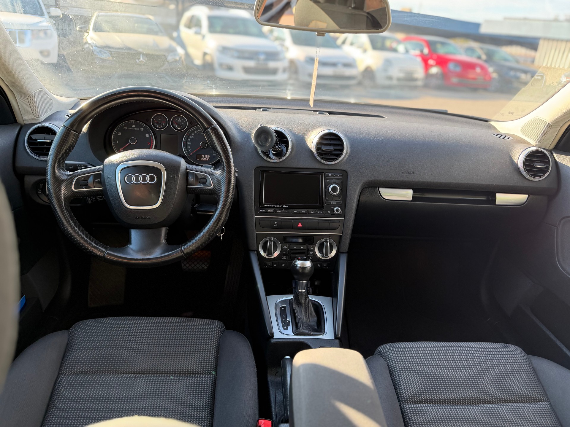 AUDI A3 Sportback 1.8 TFSI Ambiente S-tronic-image-10