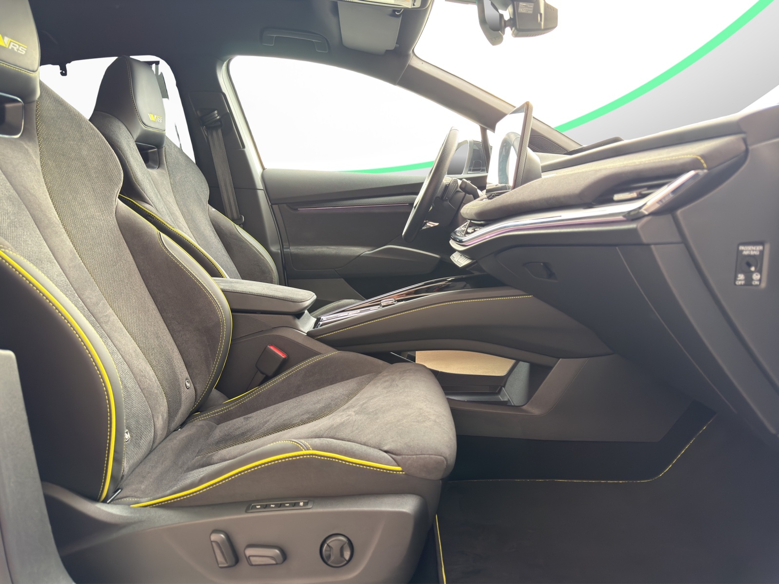 SKODA Enyaq Coupé RS iV 80 4x4-image-13