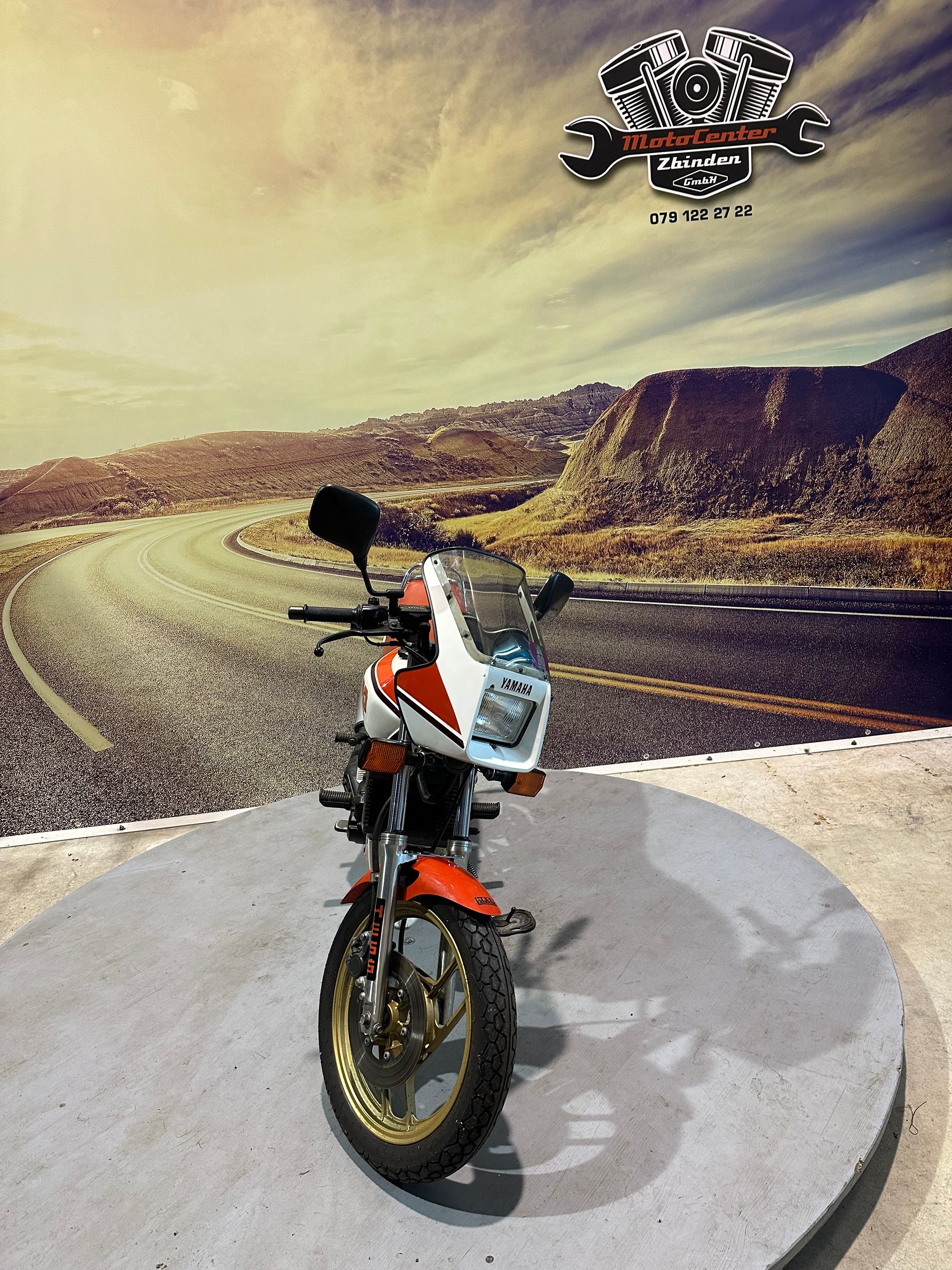 YAMAHA RD 125 LC YPVS-showroom-element-2