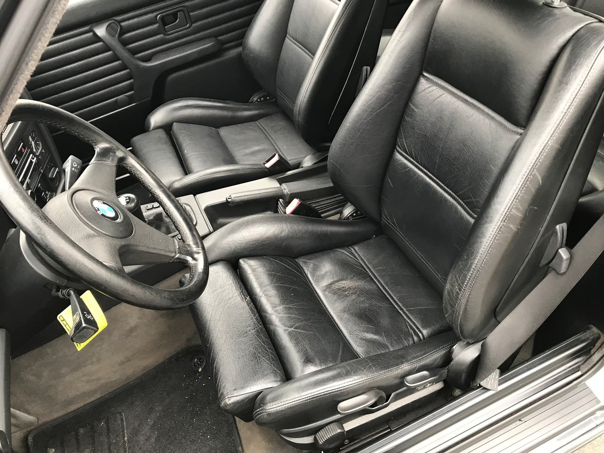 BMW 318i Cabrio-image-4