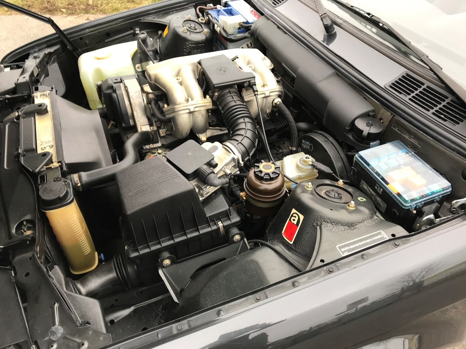 BMW 318i Cabrio-image-6